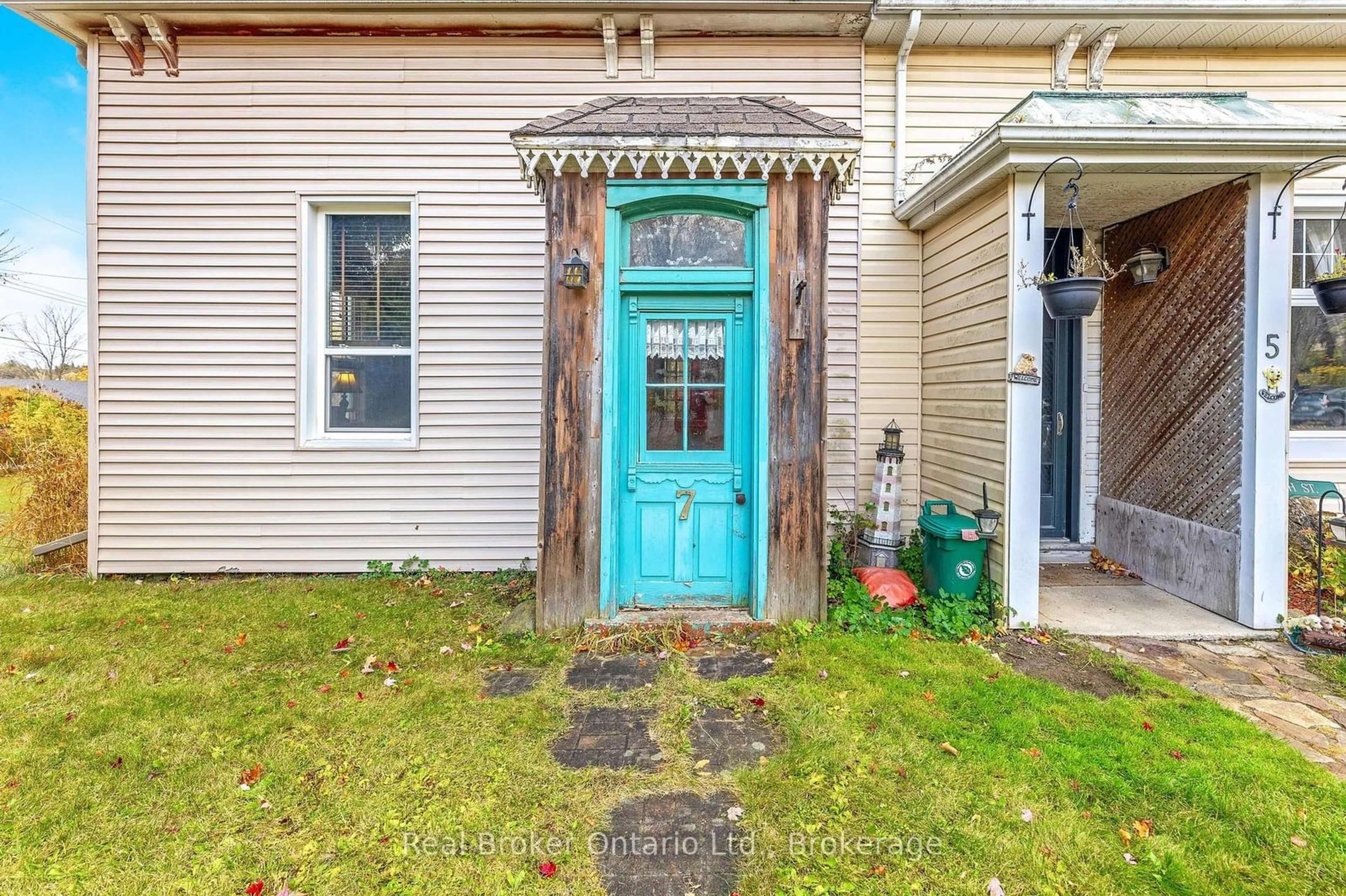 Indoor entryway for 7 CHURCH St, Erin Ontario N0B 1Z0