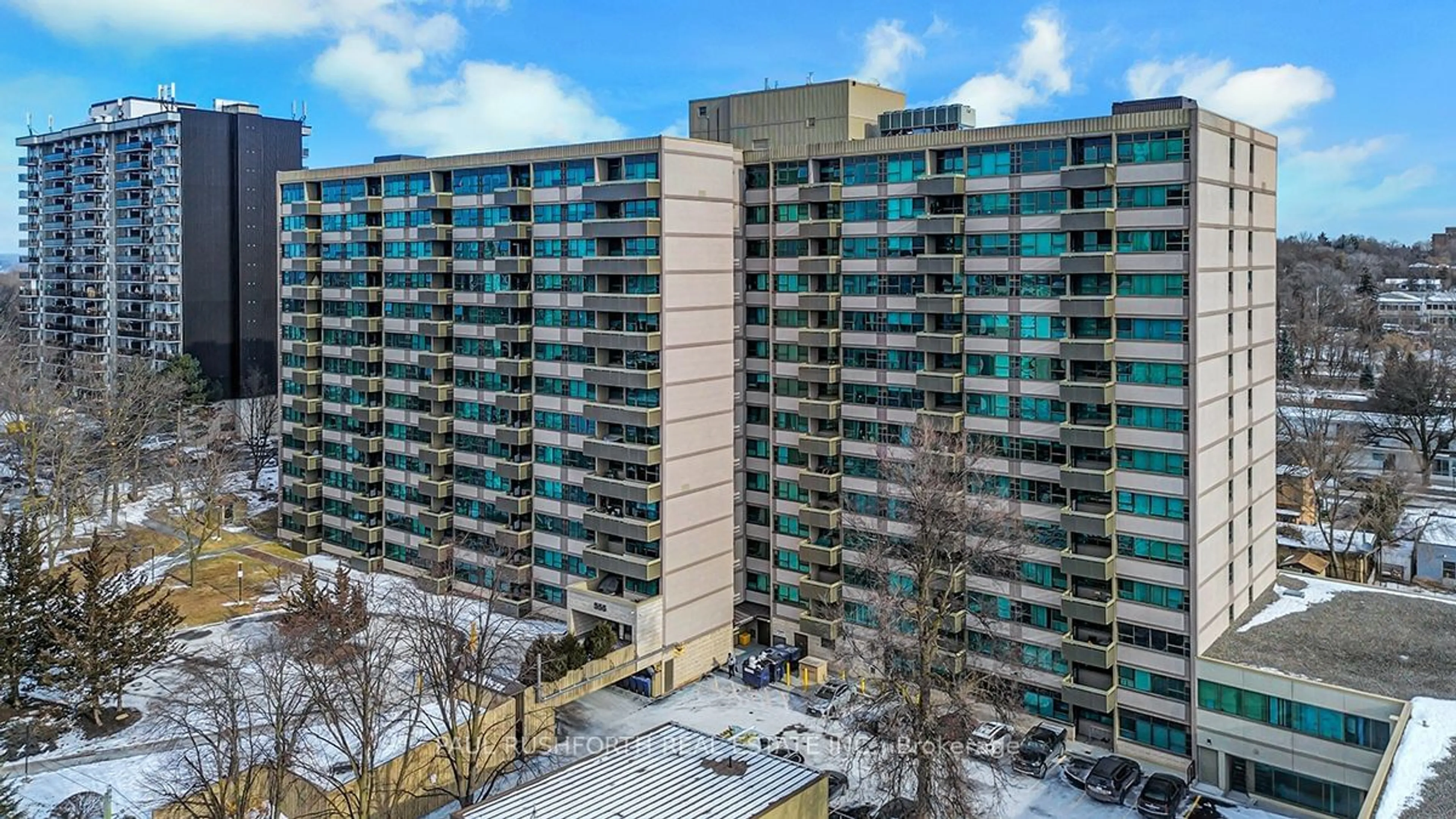 A pic from outside/outdoor area/front of a property/back of a property/a pic from drone, city buildings view from balcony for 555 Brittany Dr #302, Manor Park - Cardinal Glen and Area Ontario K1K 4C5