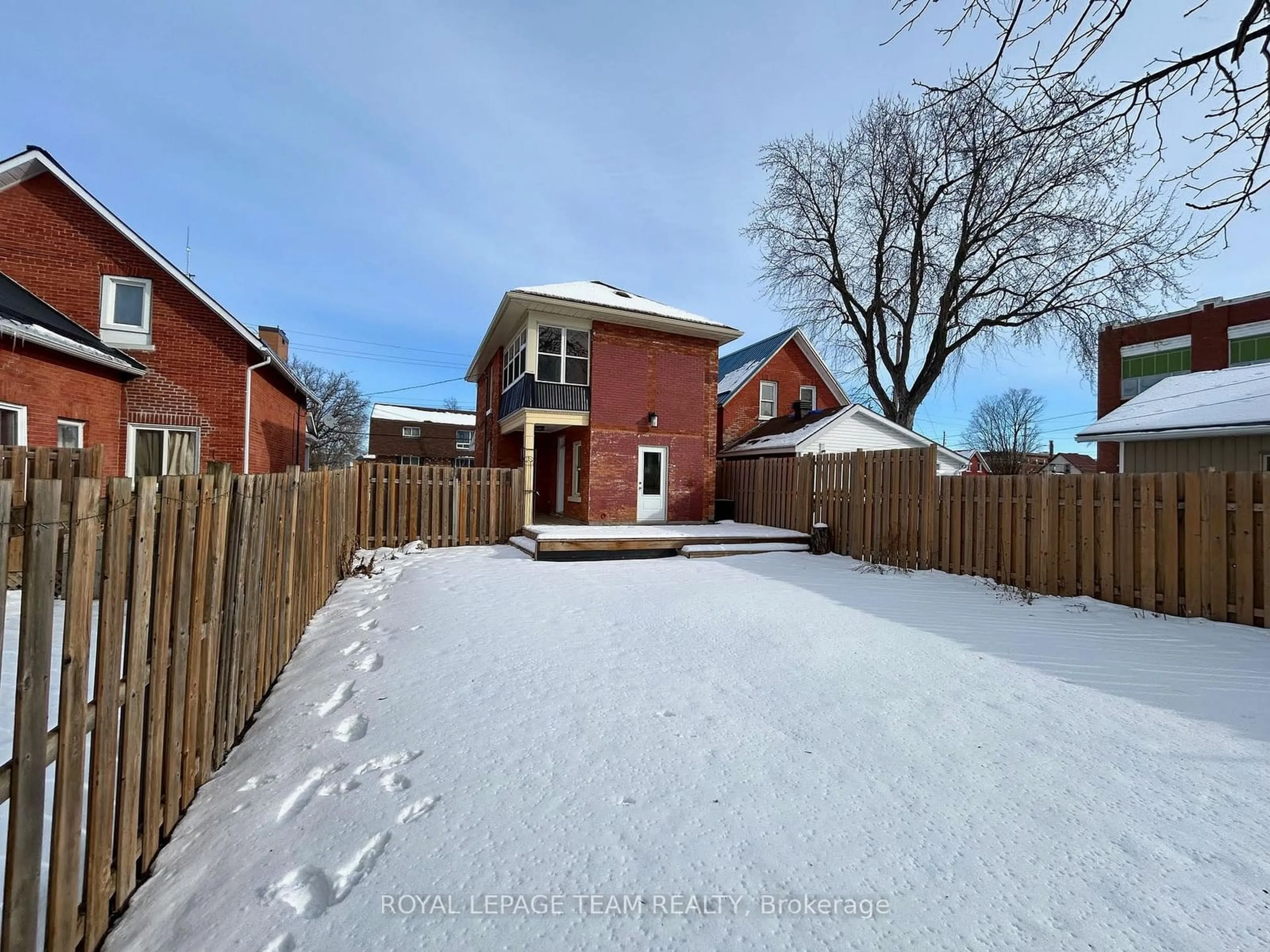 A pic from outside/outdoor area/front of a property/back of a property/a pic from drone, street for 190 Lochiel St, Renfrew Ontario K7V 1W7