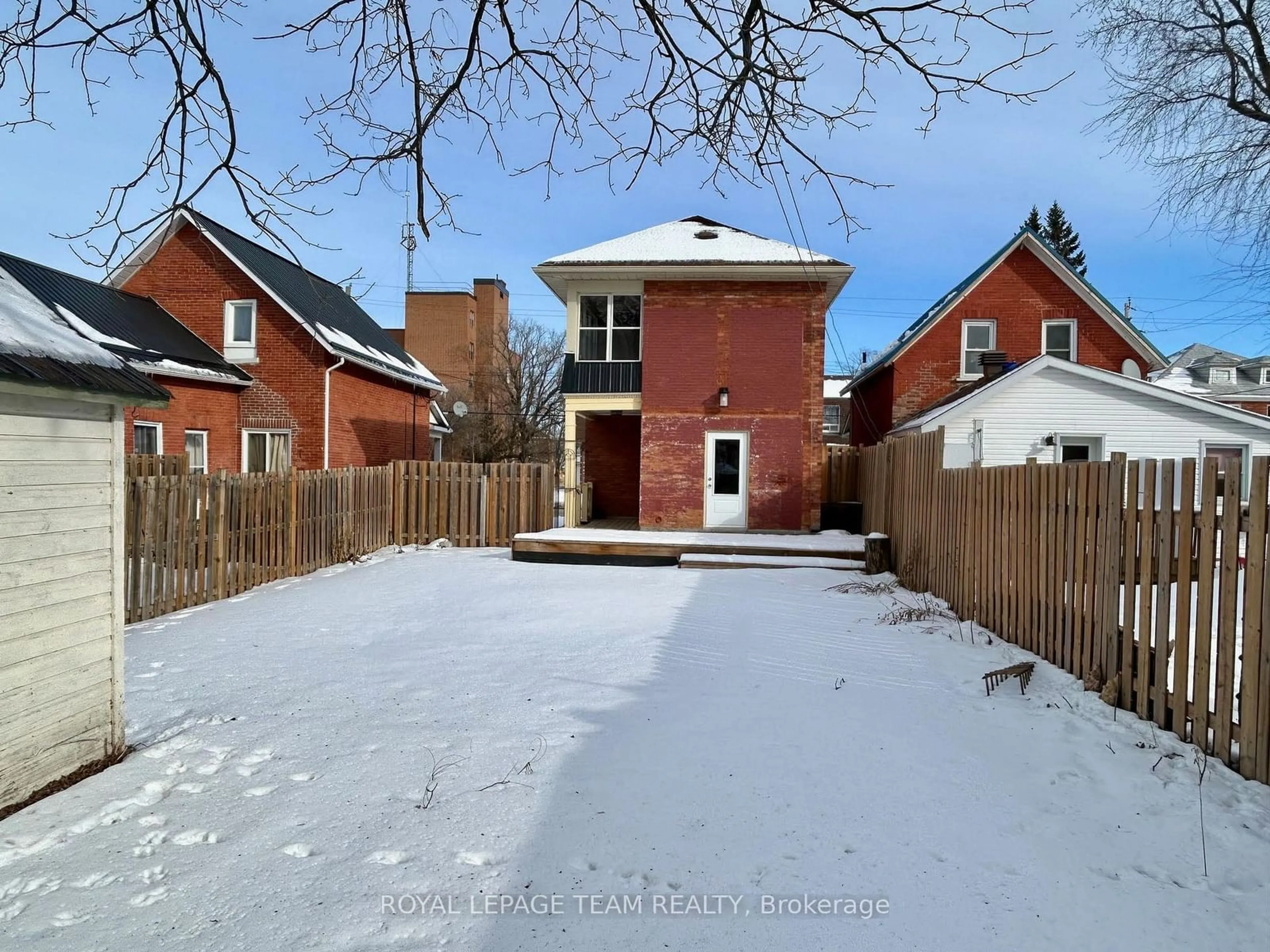 Home with brick exterior material, street for 190 Lochiel St, Renfrew Ontario K7V 1W7