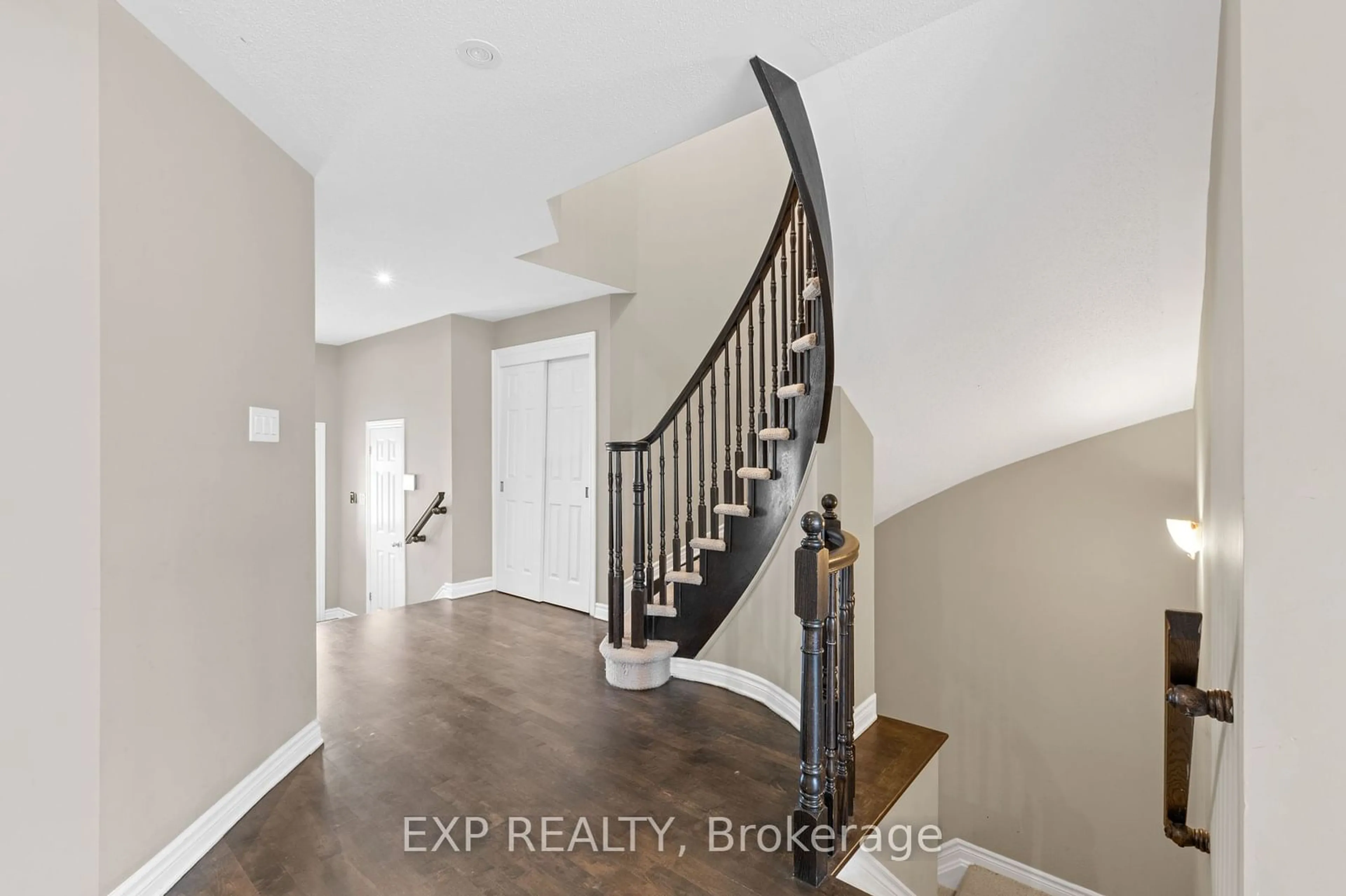 Indoor entryway for 169 LERTA Way, Orleans - Cumberland and Area Ontario K4A 0W5