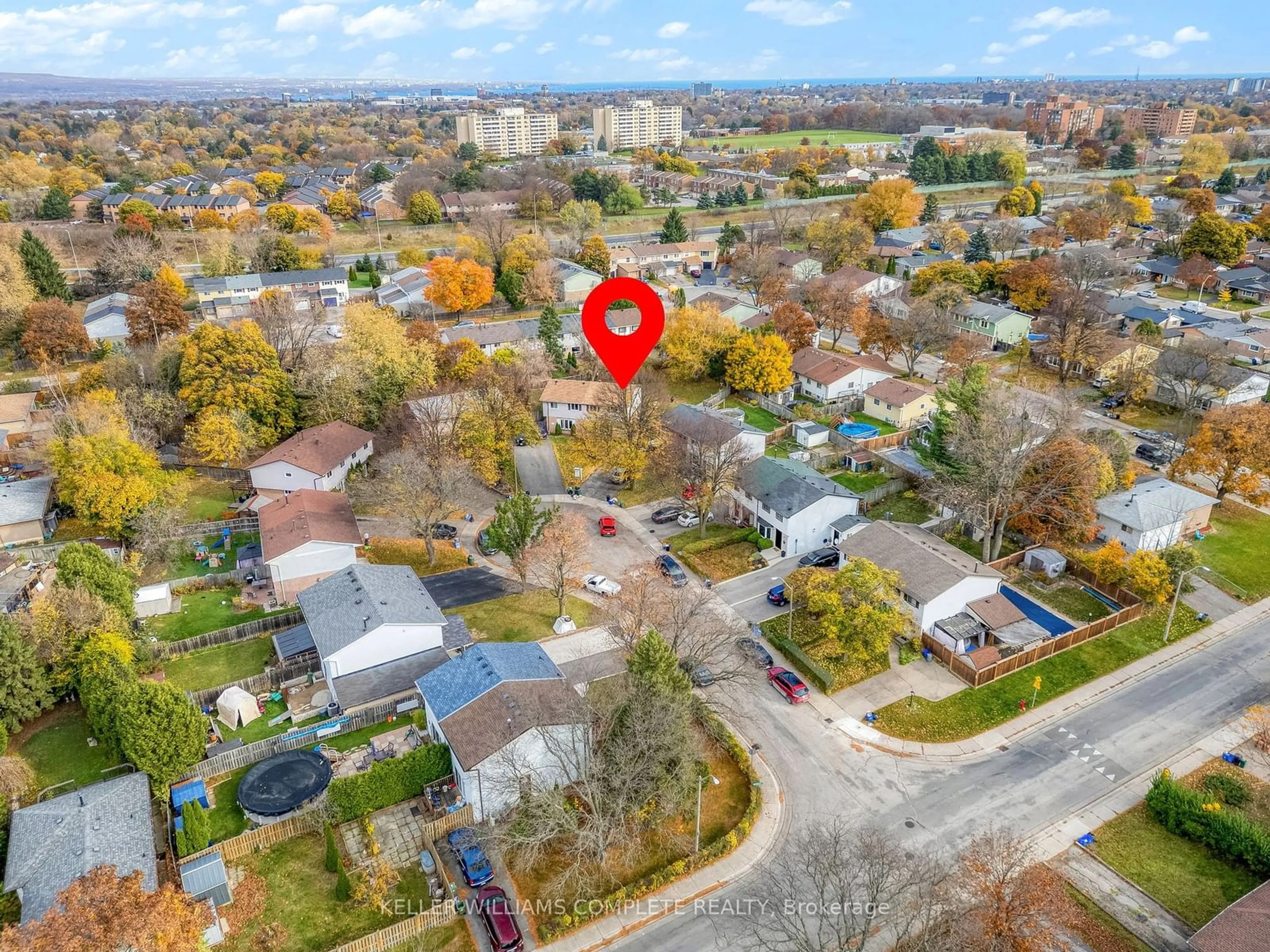 A pic from outside/outdoor area/front of a property/back of a property/a pic from drone, street for 20 Glen Eden Crt, Hamilton Ontario L9C 6H6