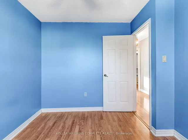 Additional property image - 20 Glen Eden Crt