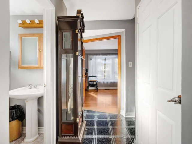 Additional property image - 20 Glen Eden Crt