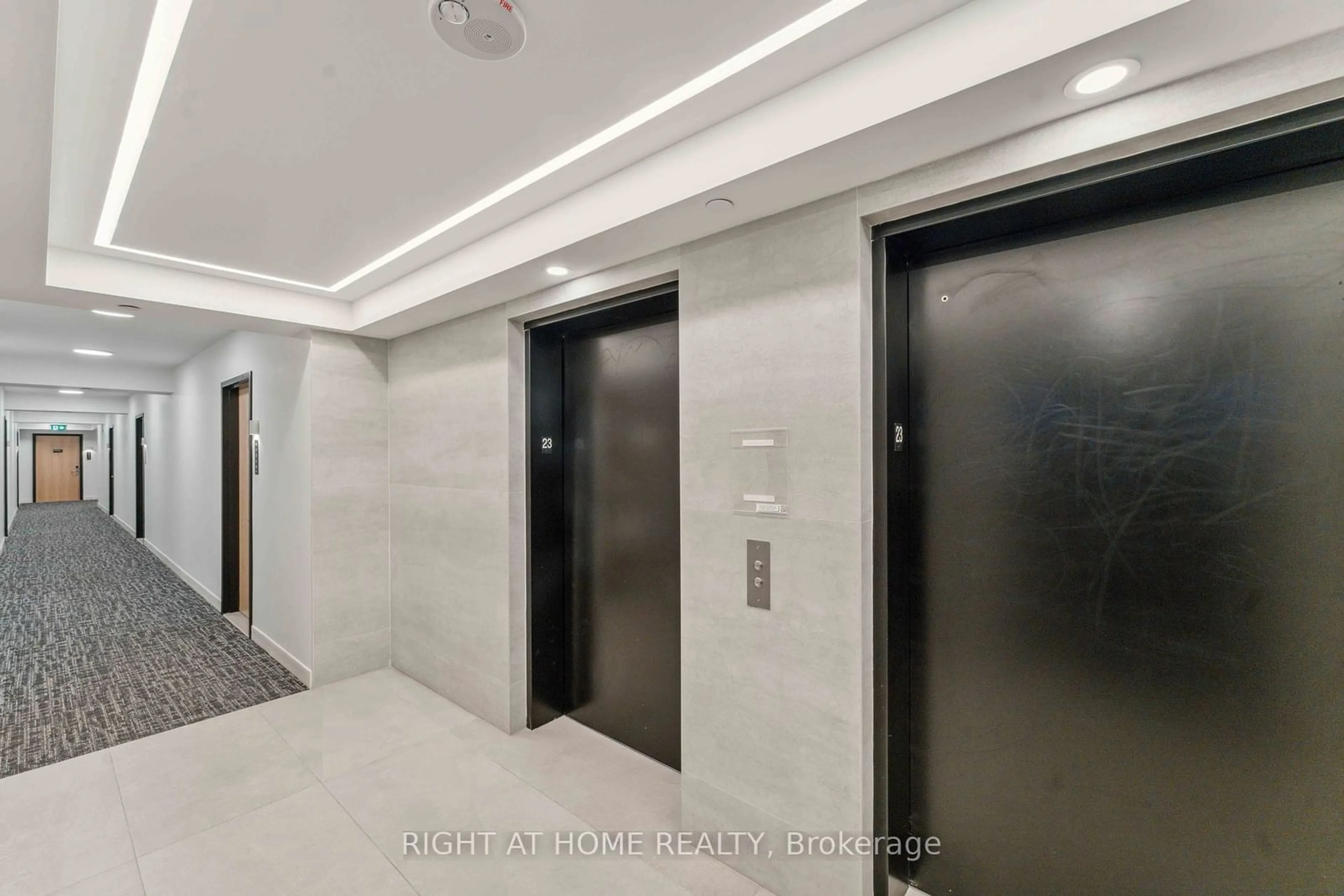 Indoor foyer for 340 QUEEN St #2307, Ottawa Centre Ontario K1R 0G1