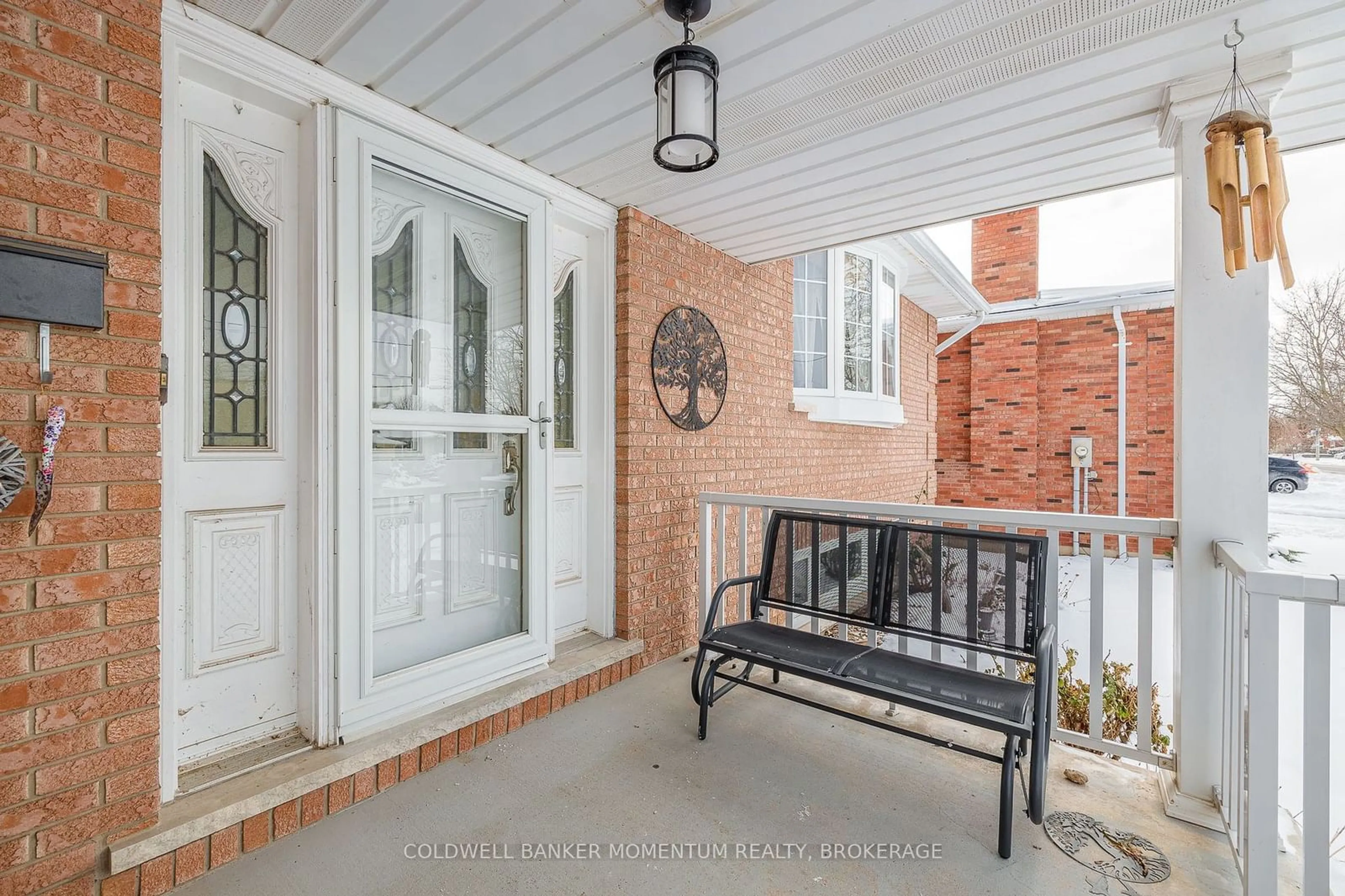 Indoor entryway for 362 Grantham Ave, St. Catharines Ontario L2M 5A6