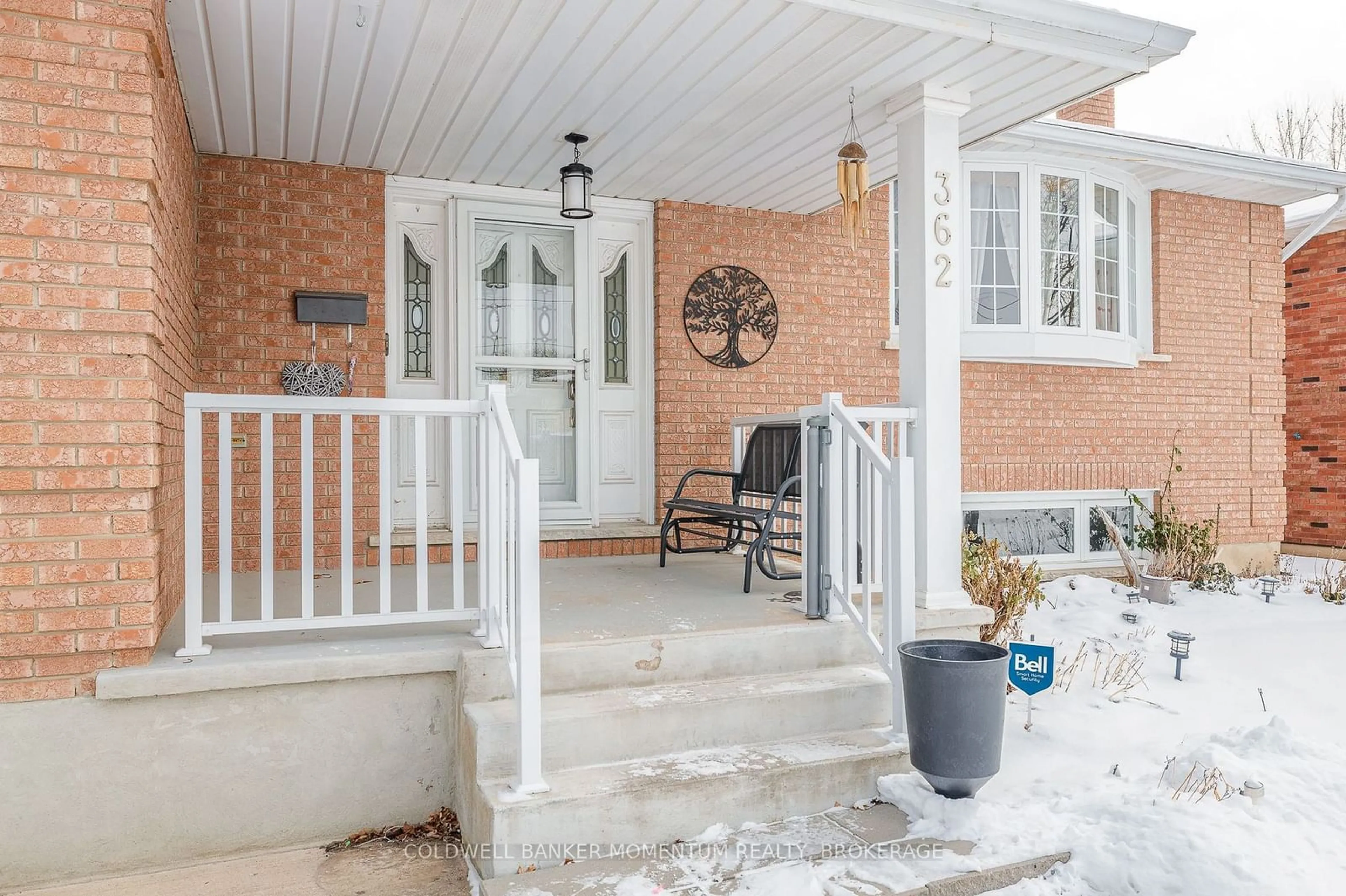 Indoor entryway for 362 Grantham Ave, St. Catharines Ontario L2M 5A6