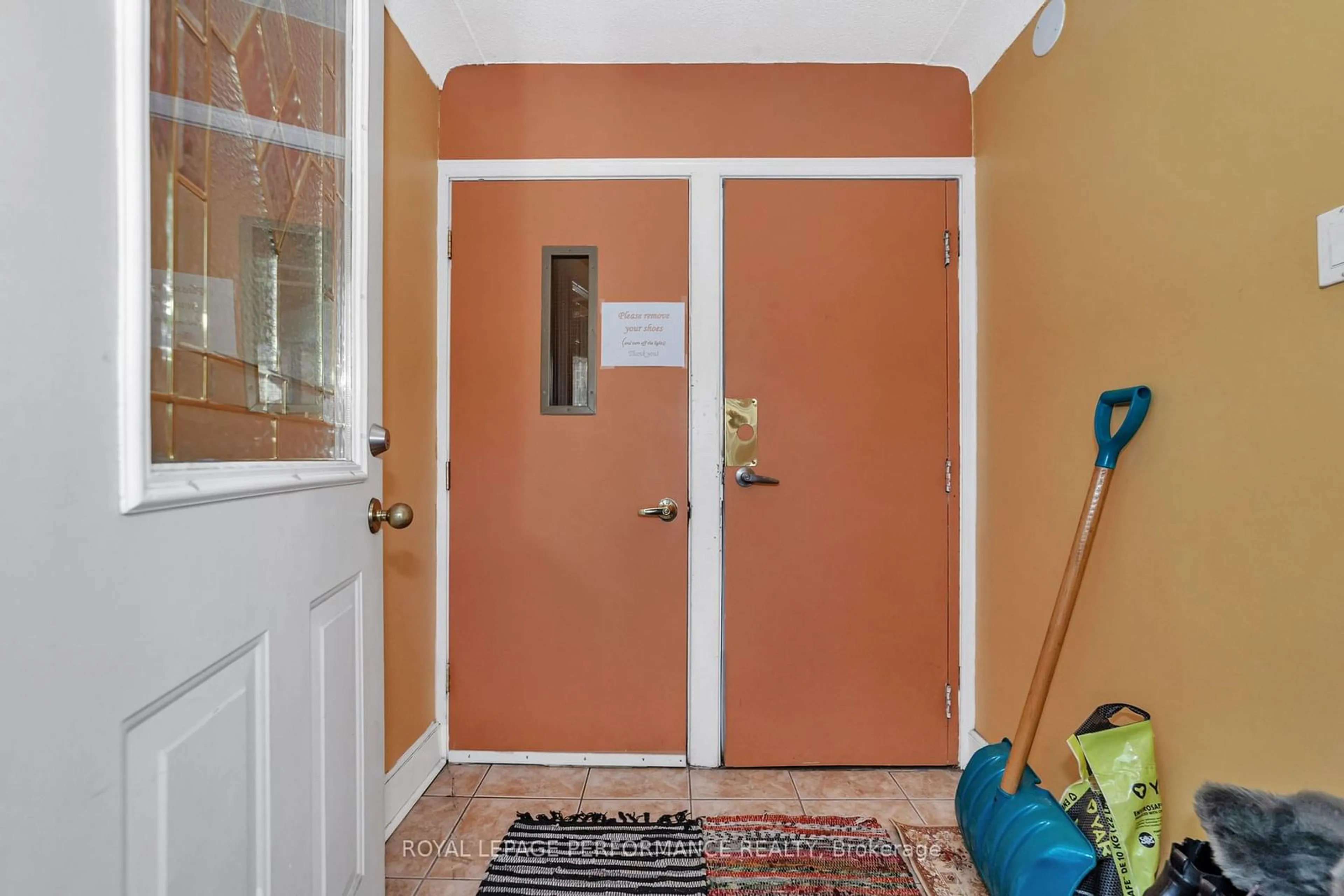 Indoor entryway for 230-232 Marier Ave, Vanier and Kingsview Park Ontario K1L 5R3