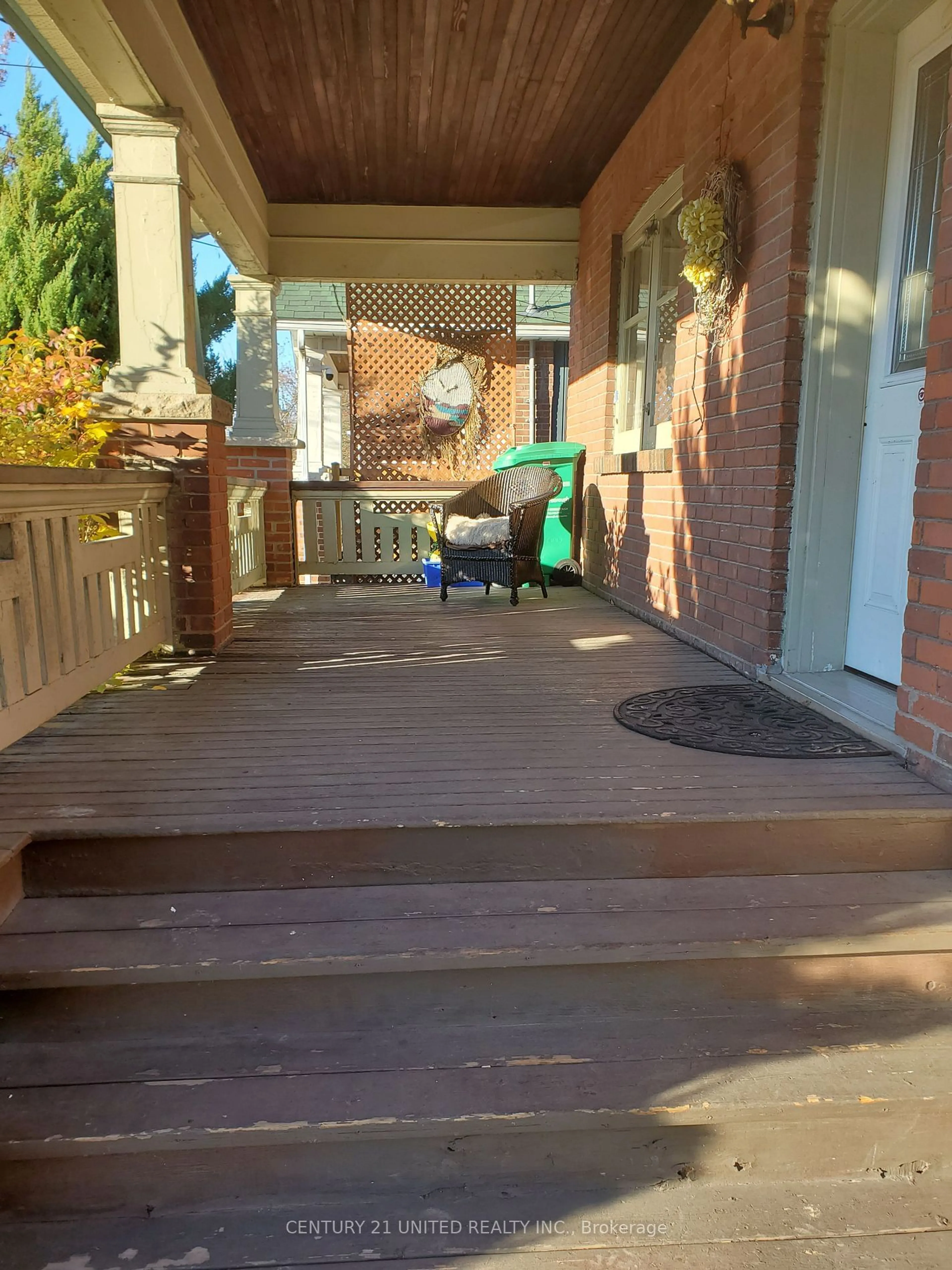 Patio, street for 416 Rogers St, Peterborough Ontario K9H 1W9