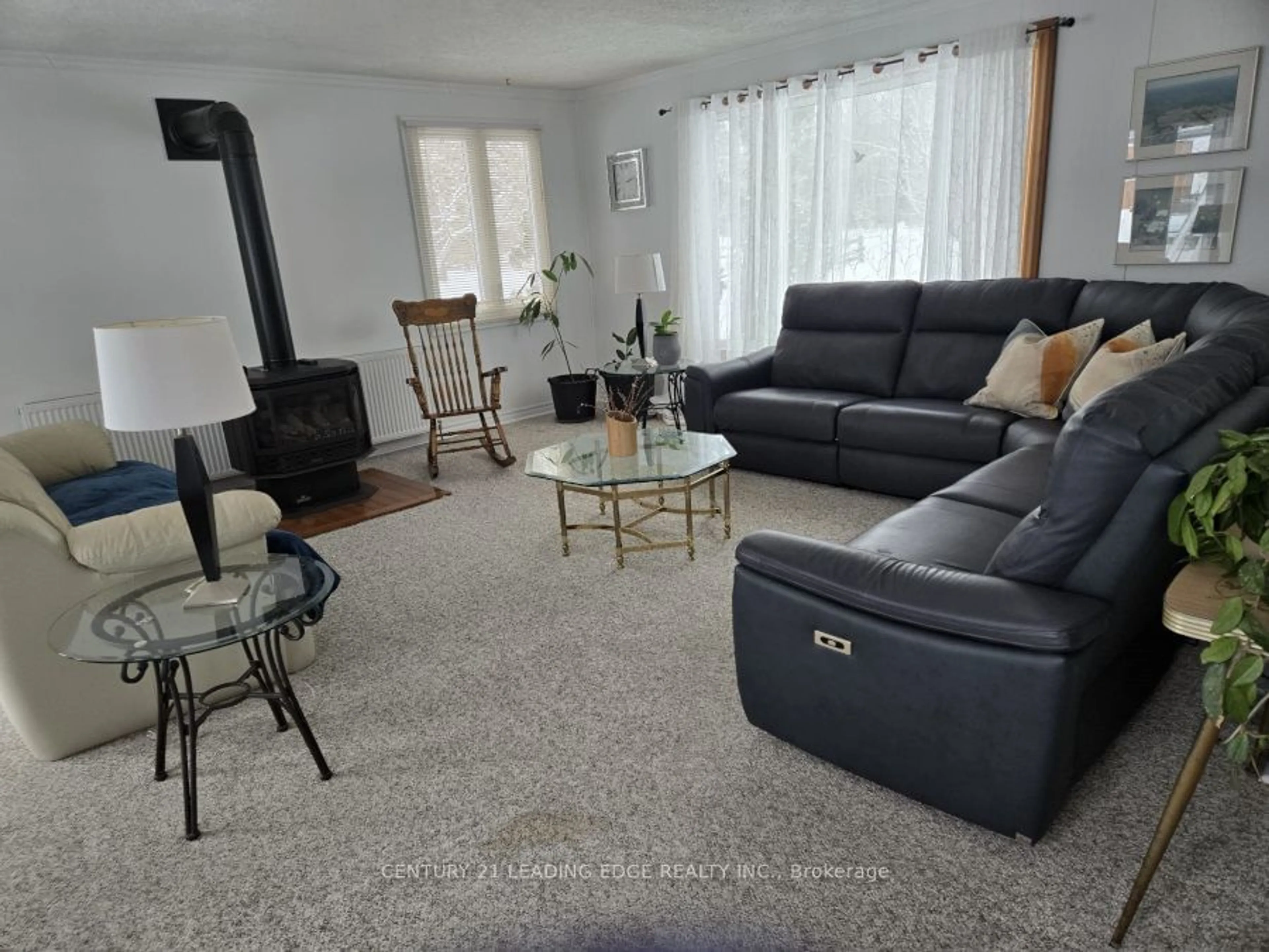 Living room with furniture, unknown for 4077 Monck Rd, Kawartha Lakes Ontario K0M 1K0