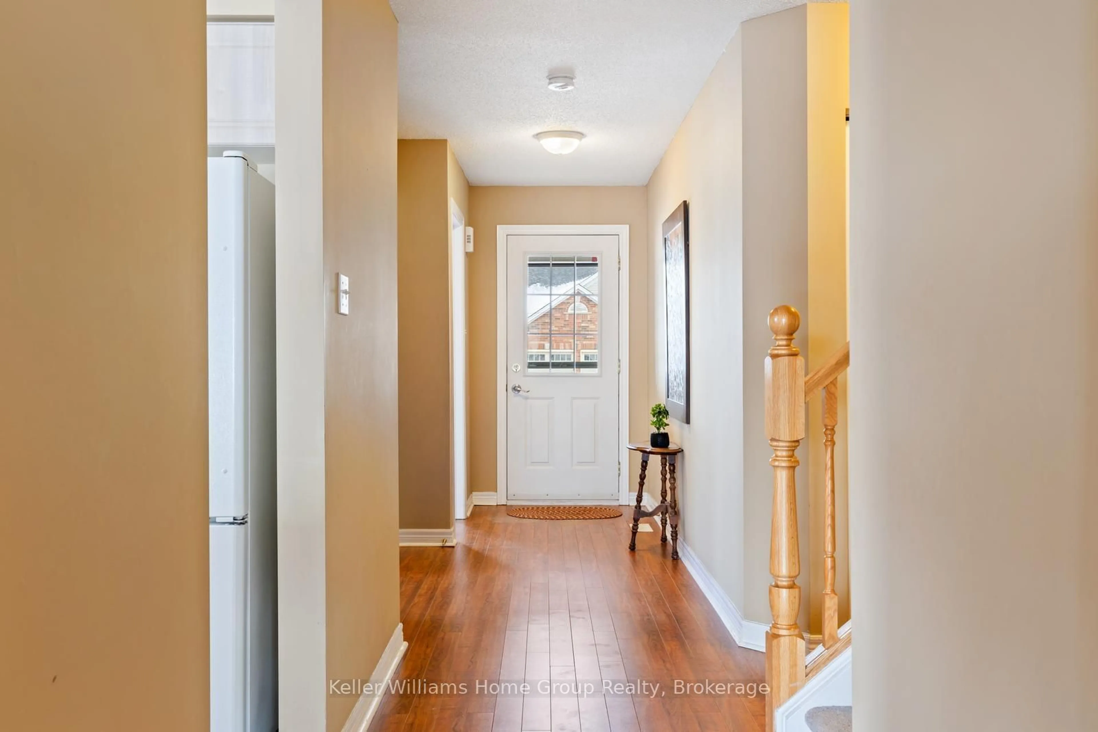 Indoor entryway for 120 Schroder Cres, Guelph Ontario N1E 7B2