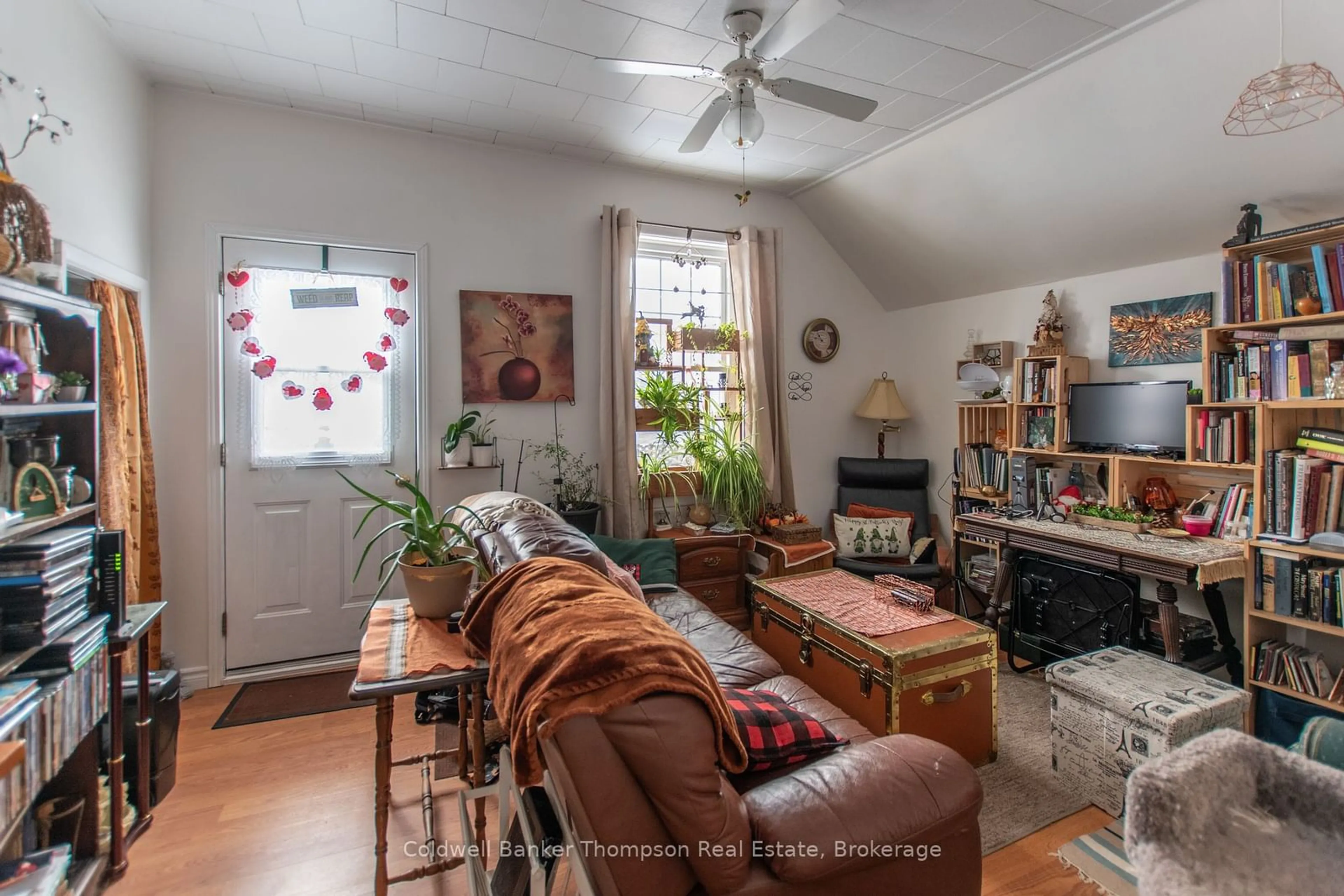 Living room with furniture, unknown for 127 Huston Rd, Burk's Falls Ontario P0A 1C0