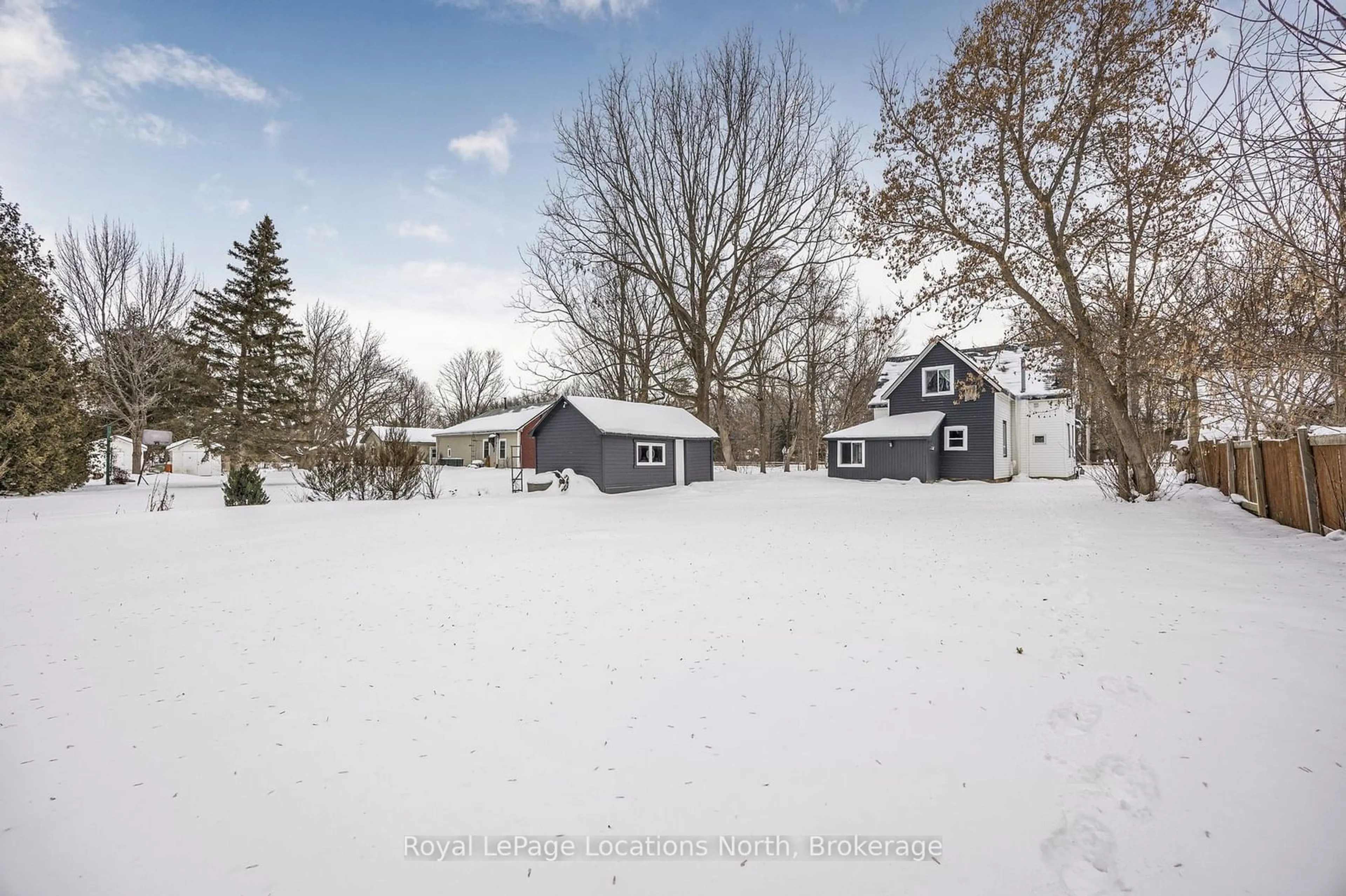 A pic from outside/outdoor area/front of a property/back of a property/a pic from drone, street for 148 Marsh St, Blue Mountains Ontario N0H 1J0