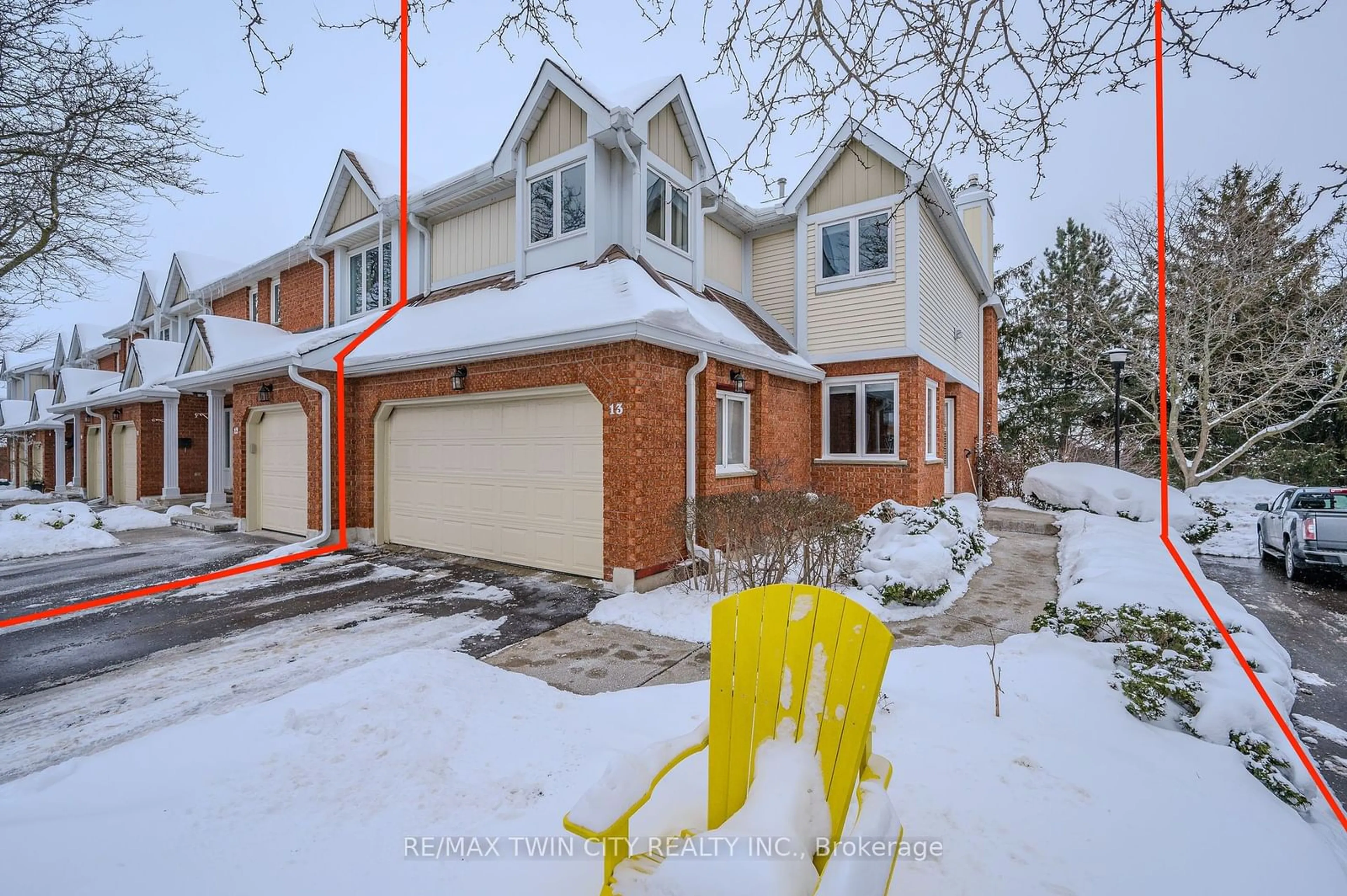 A pic from outside/outdoor area/front of a property/back of a property/a pic from drone, street for 523 Beechwood Dr #13, Waterloo Ontario N2T 2G7