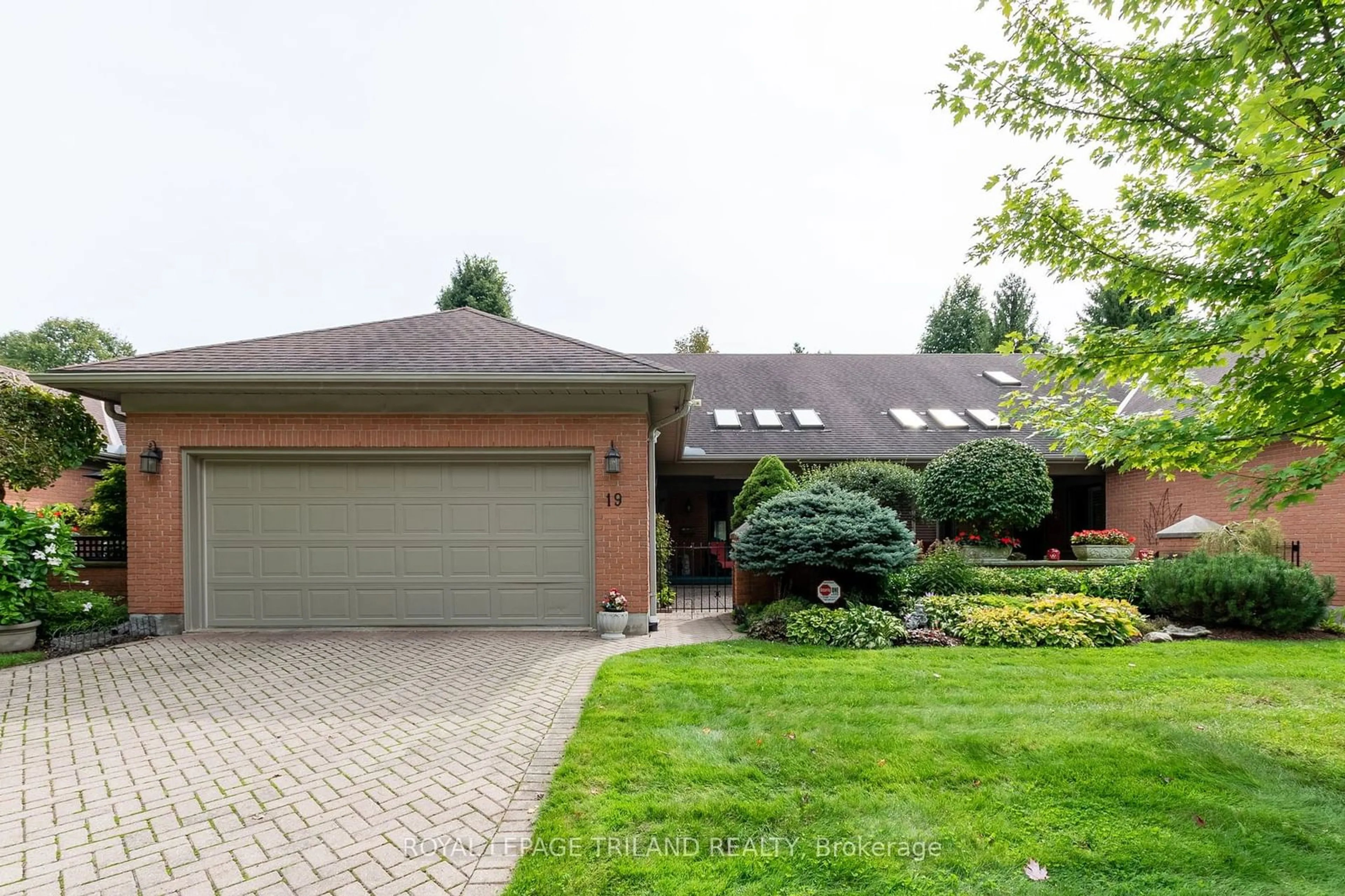 Home with brick exterior material, street for 40 Quinella Dr #19, London Ontario N6K 4K9