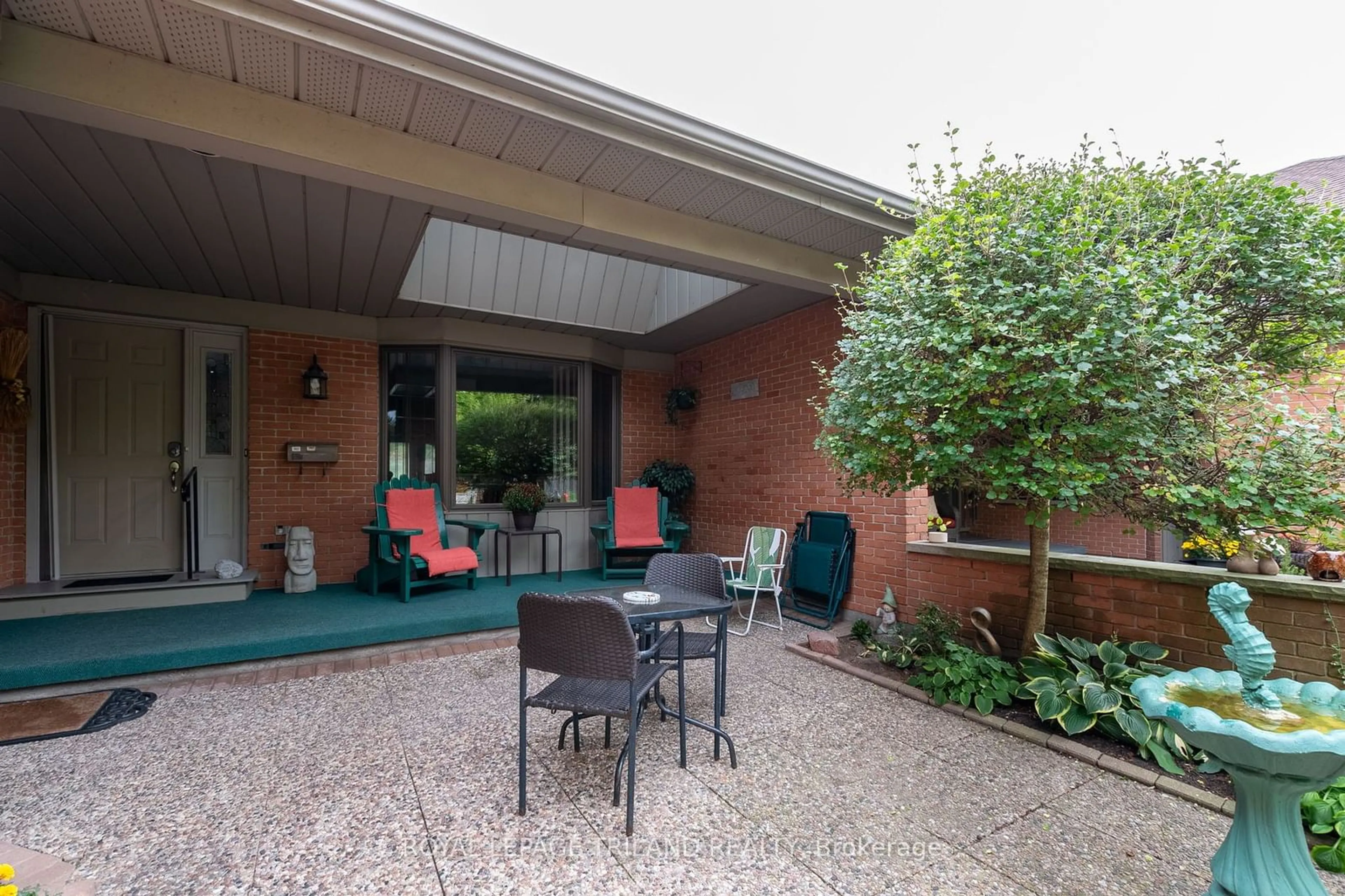 Patio, street for 40 Quinella Dr #19, London Ontario N6K 4K9