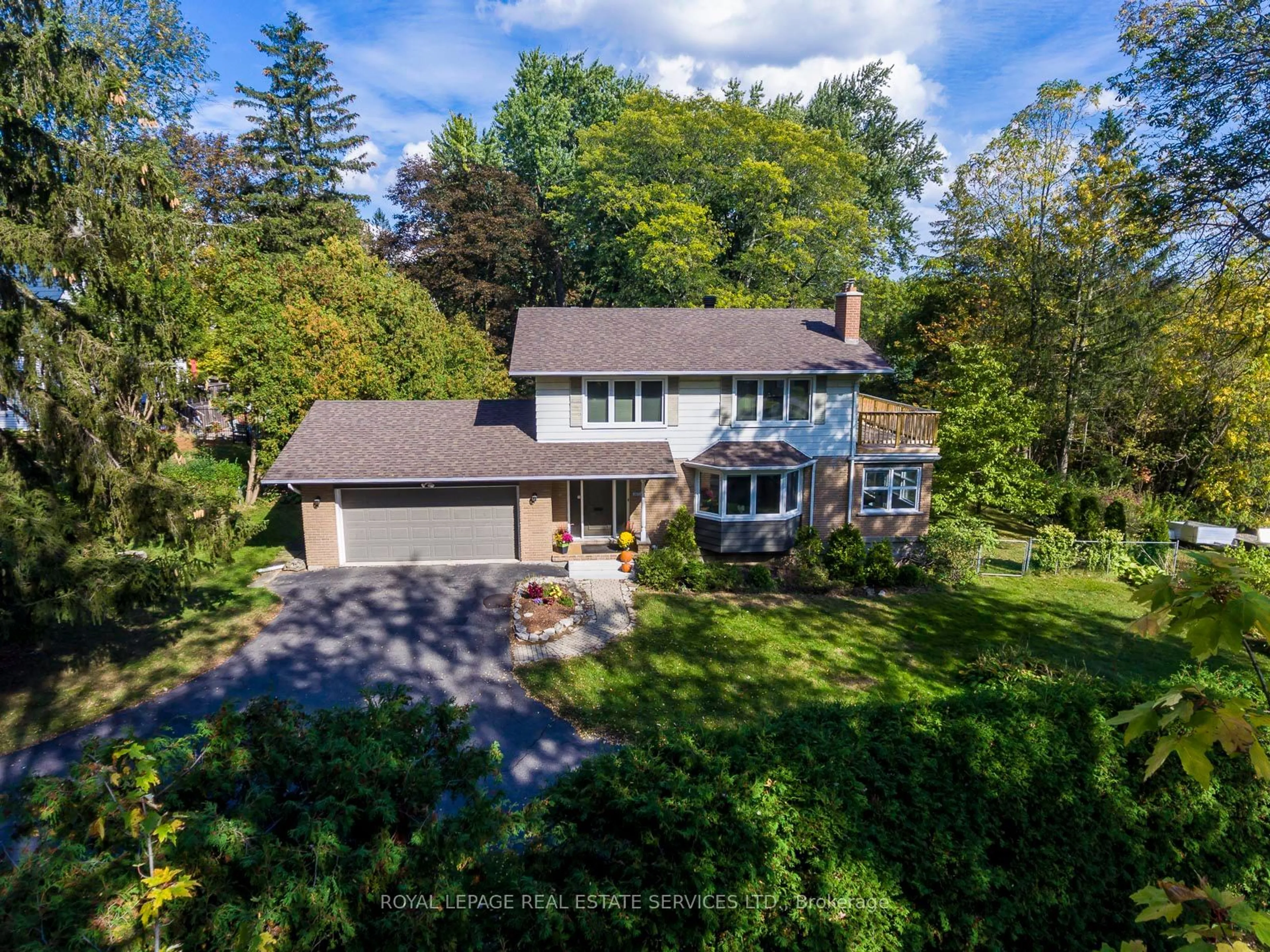 A pic from outside/outdoor area/front of a property/back of a property/a pic from drone, unknown for 155 Main St, Hamilton Ontario L0R 1R0