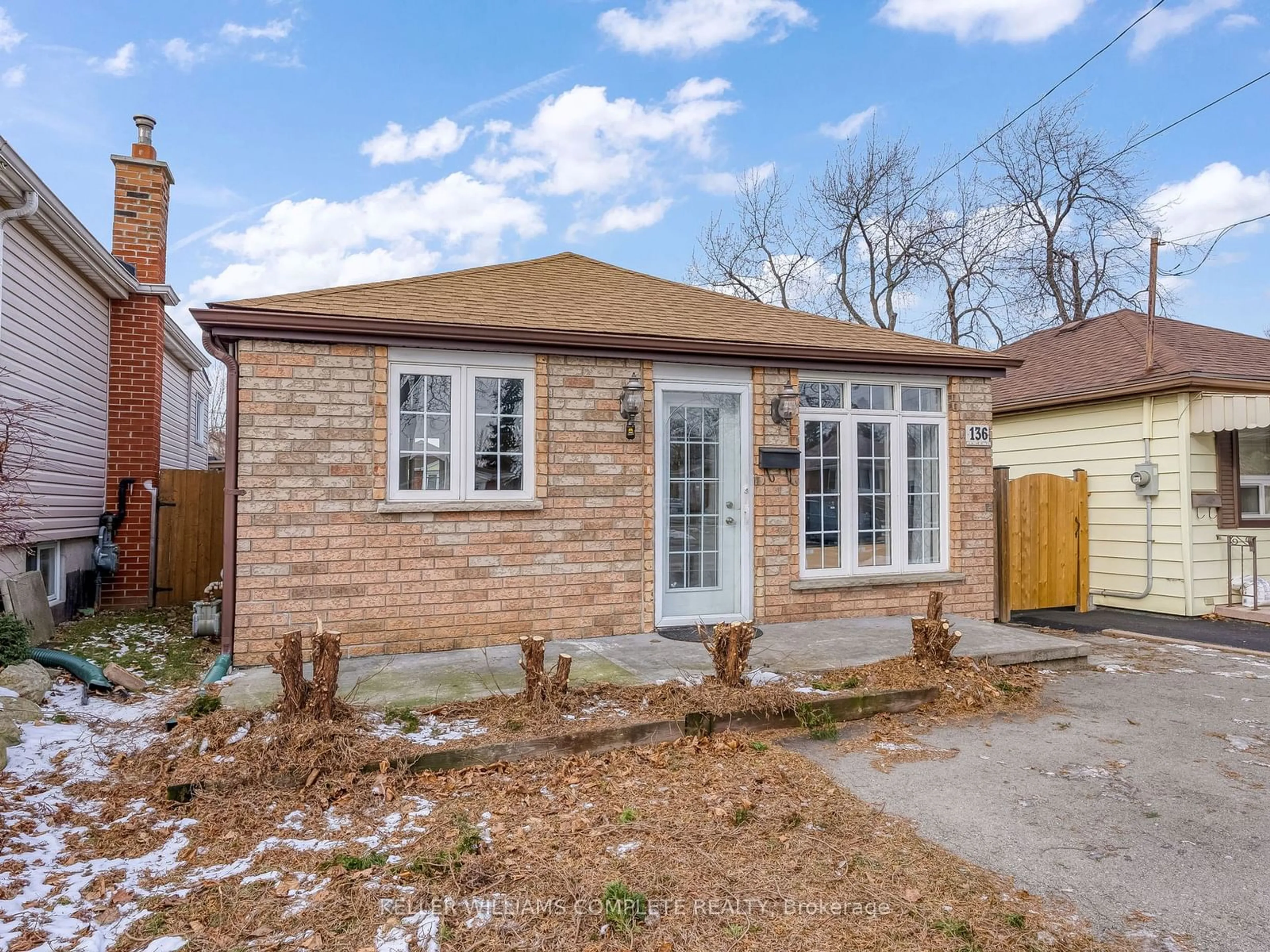 Home with brick exterior material, street for 136 East 45th St, Hamilton Ontario L8T 3K1