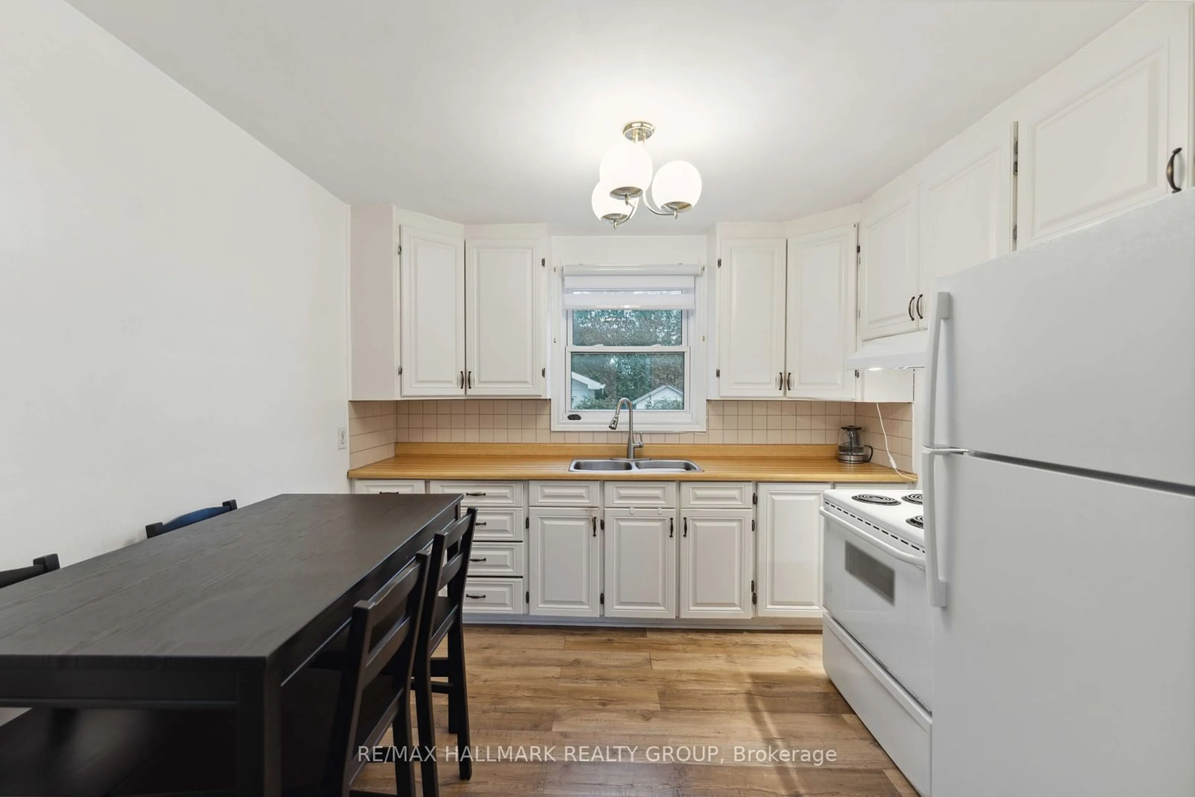 Standard kitchen, unknown for 2427 Chasseur Ave, Billings Bridge - Riverside Park and Area Ontario K1V 8E5