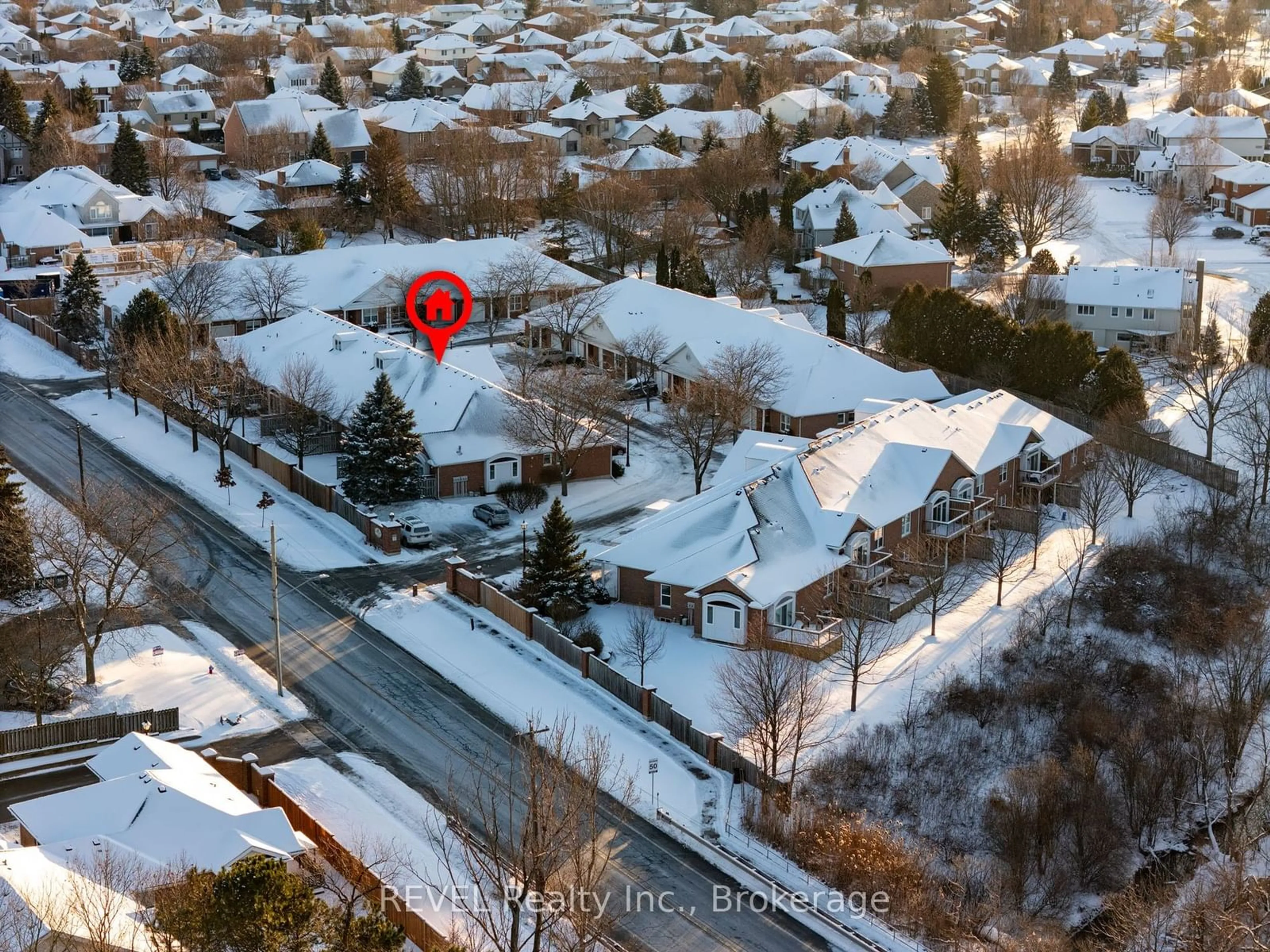 A pic from outside/outdoor area/front of a property/back of a property/a pic from drone, unknown for 3381 Montrose Rd #3, Niagara Falls Ontario L2H 0J9