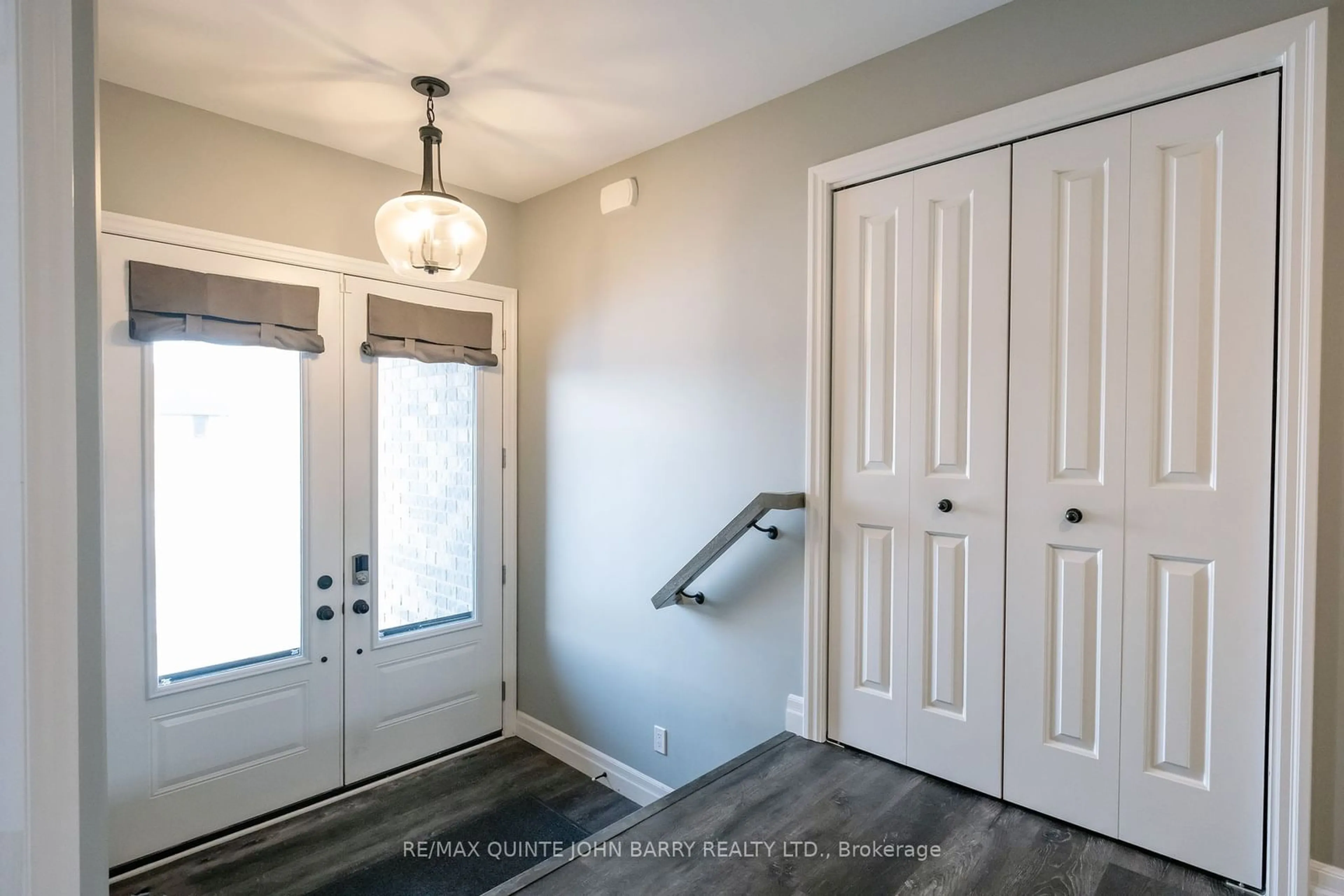 Indoor entryway for 9 Cattail Cres, Quinte West Ontario K8V 0J3