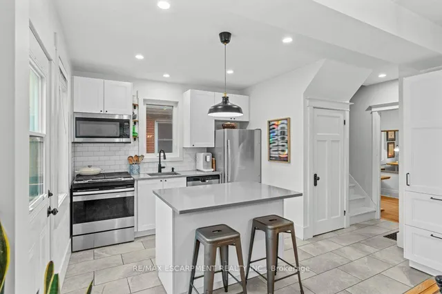 Additional property image - 92 Graham Ave