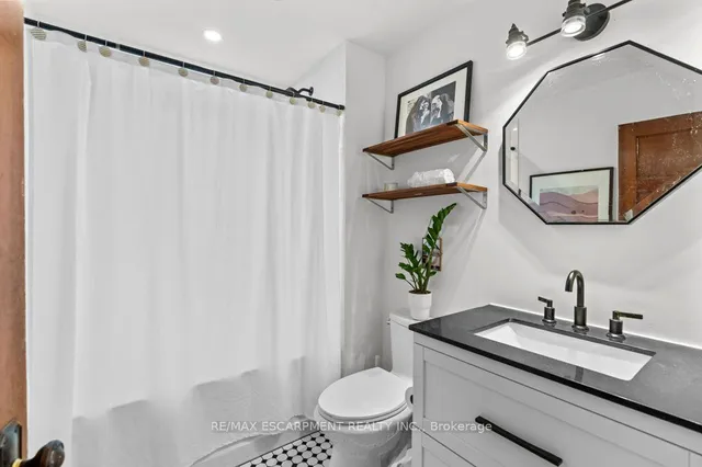 Additional property image - 92 Graham Ave