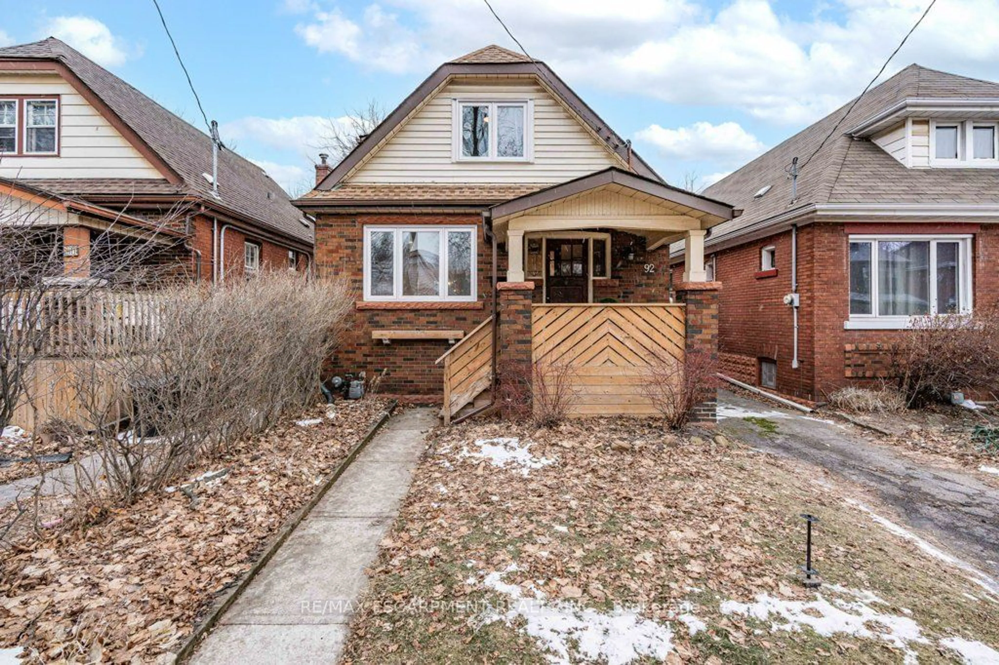 Home with brick exterior material, street for 92 Graham Ave, Hamilton Ontario L8K 2M3