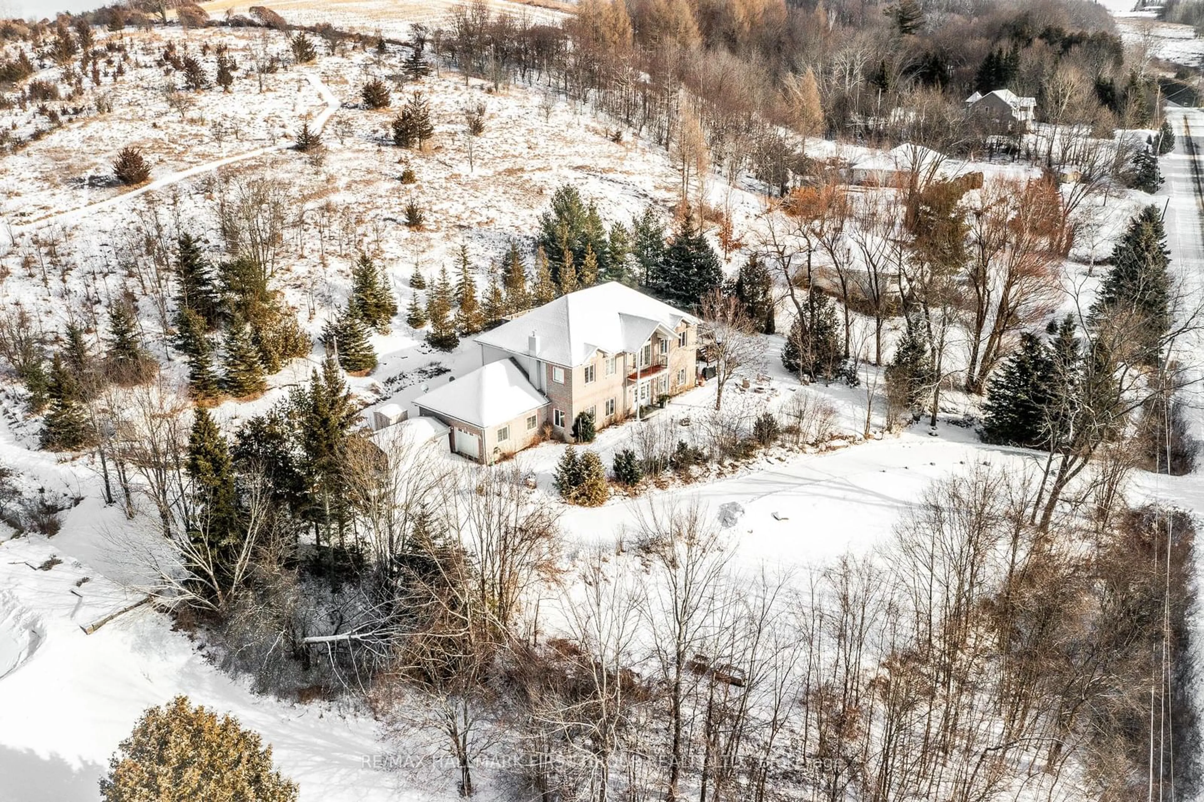 A pic from outside/outdoor area/front of a property/back of a property/a pic from drone, mountain view for 9488 Hutsell Rd, Hamilton Township Ontario K0K 1C0