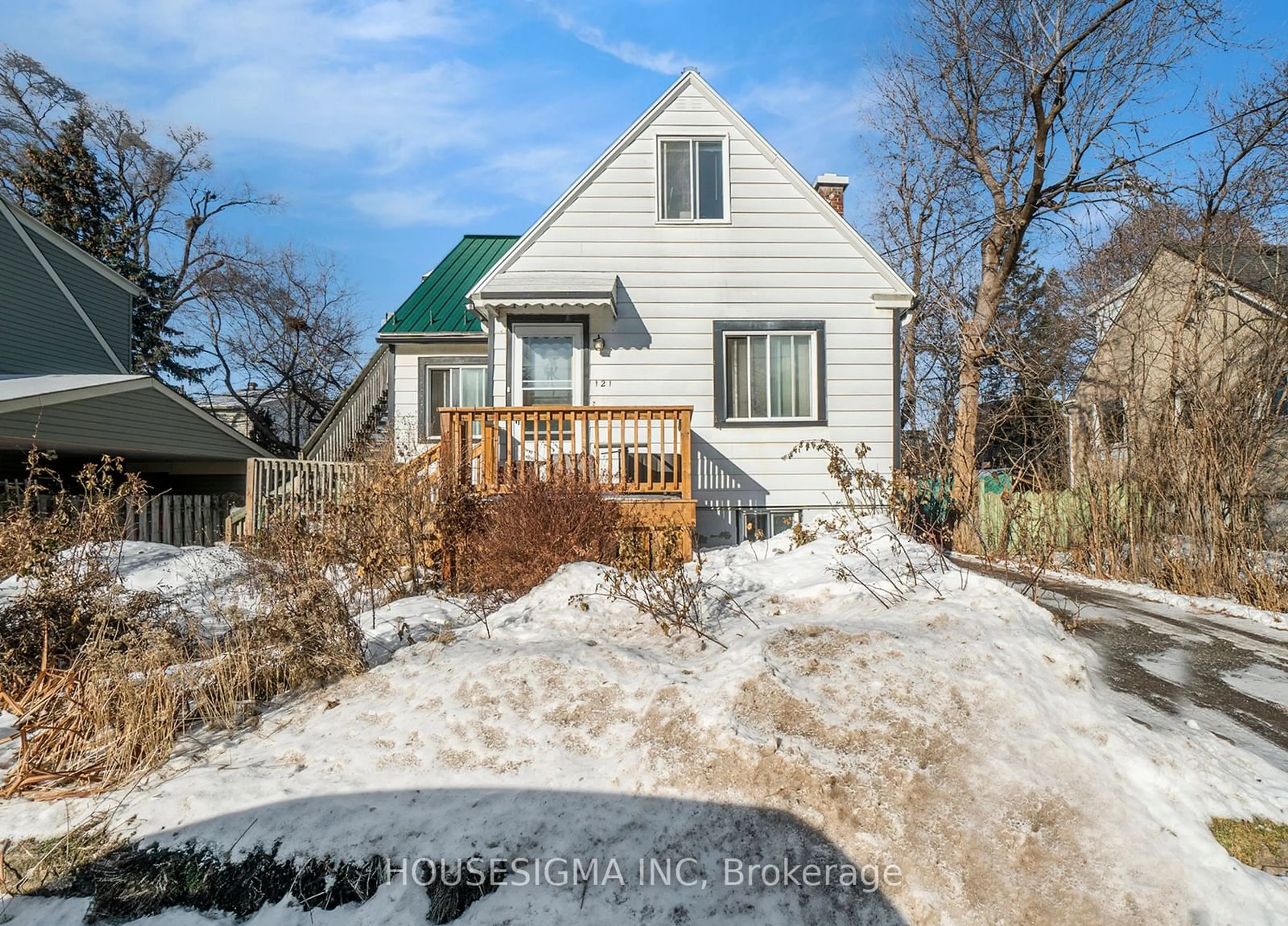 A pic from outside/outdoor area/front of a property/back of a property/a pic from drone, street for 121 Prince Albert St, Overbrook - Castleheights and Area Ontario K1K 1Z9