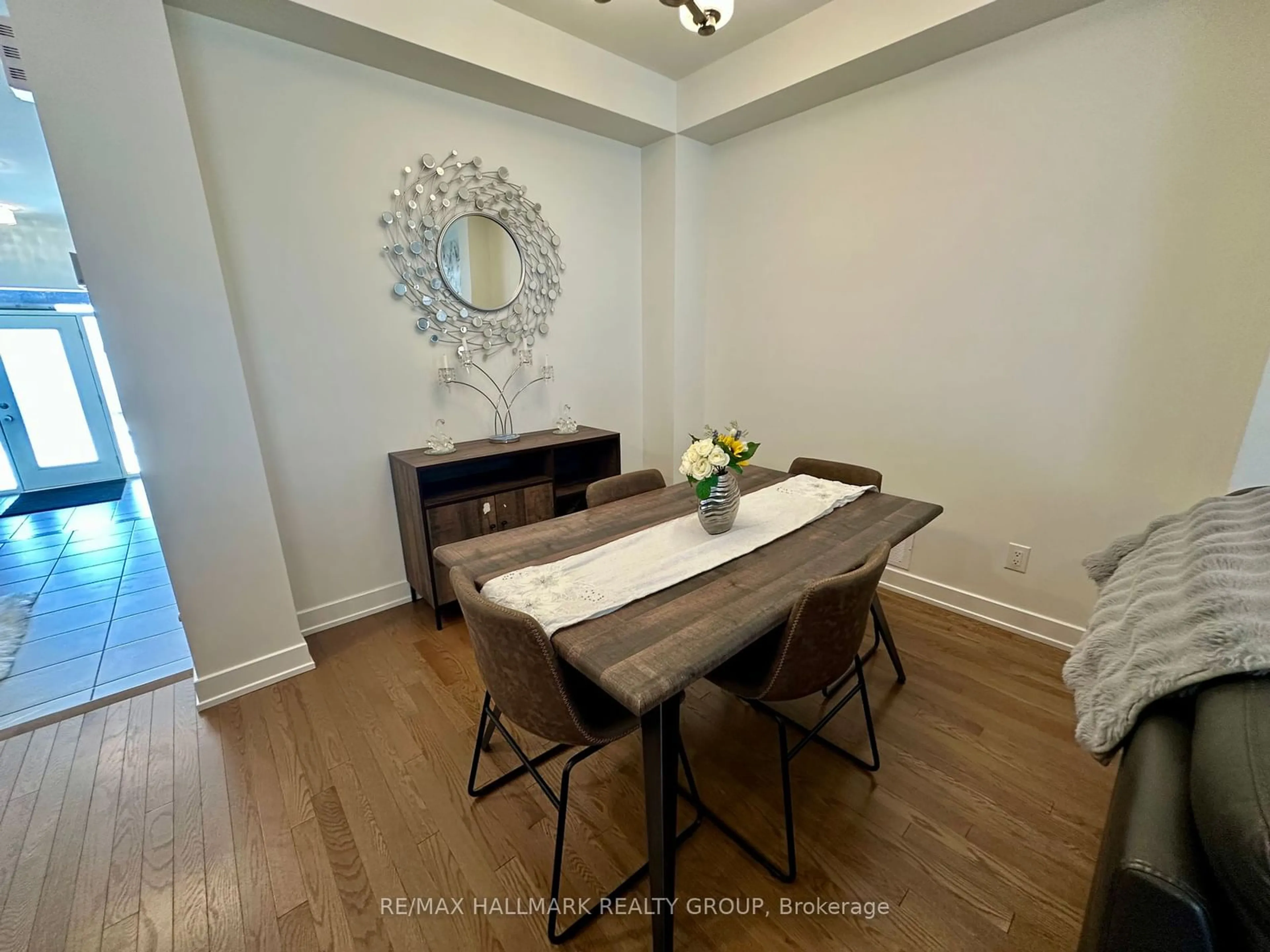 Dining room, wood/laminate floor for 22 Kugagami Rd, Leitrim Ontario K1T 0W2