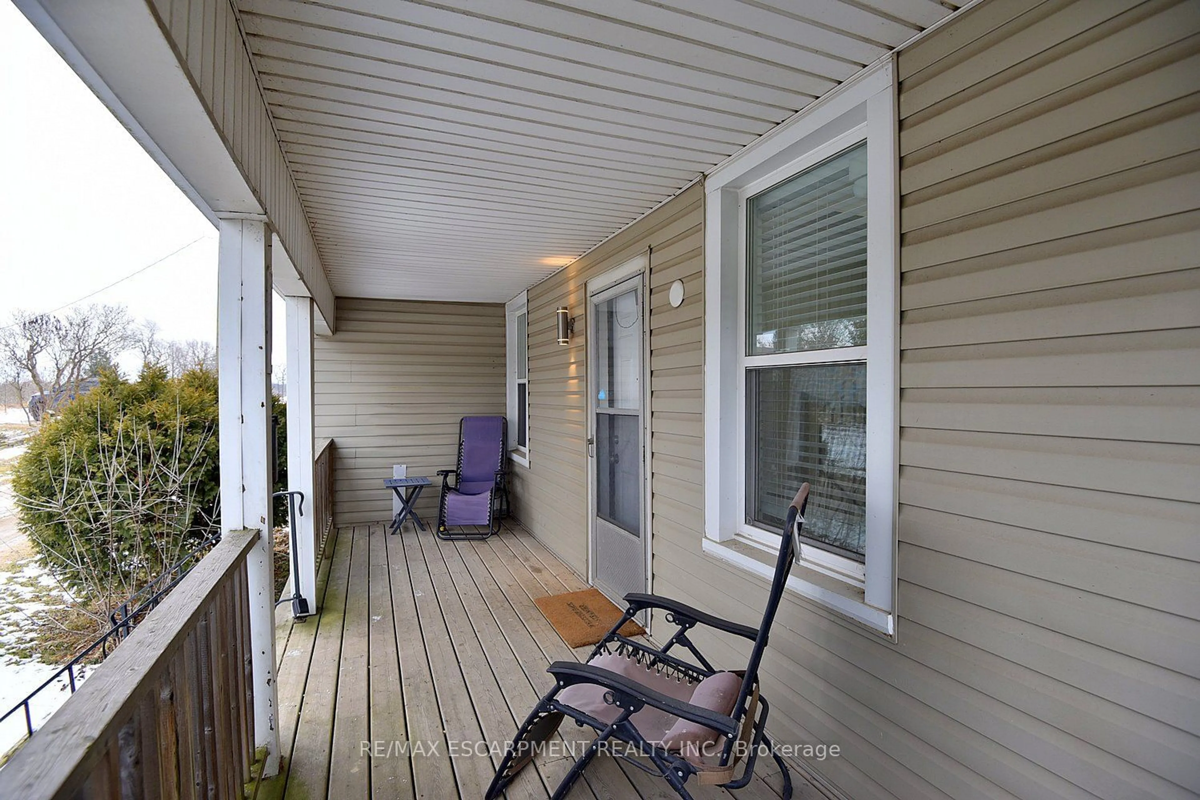 Patio, street for 2546 Wilson St, Hamilton Ontario L0R 1A0