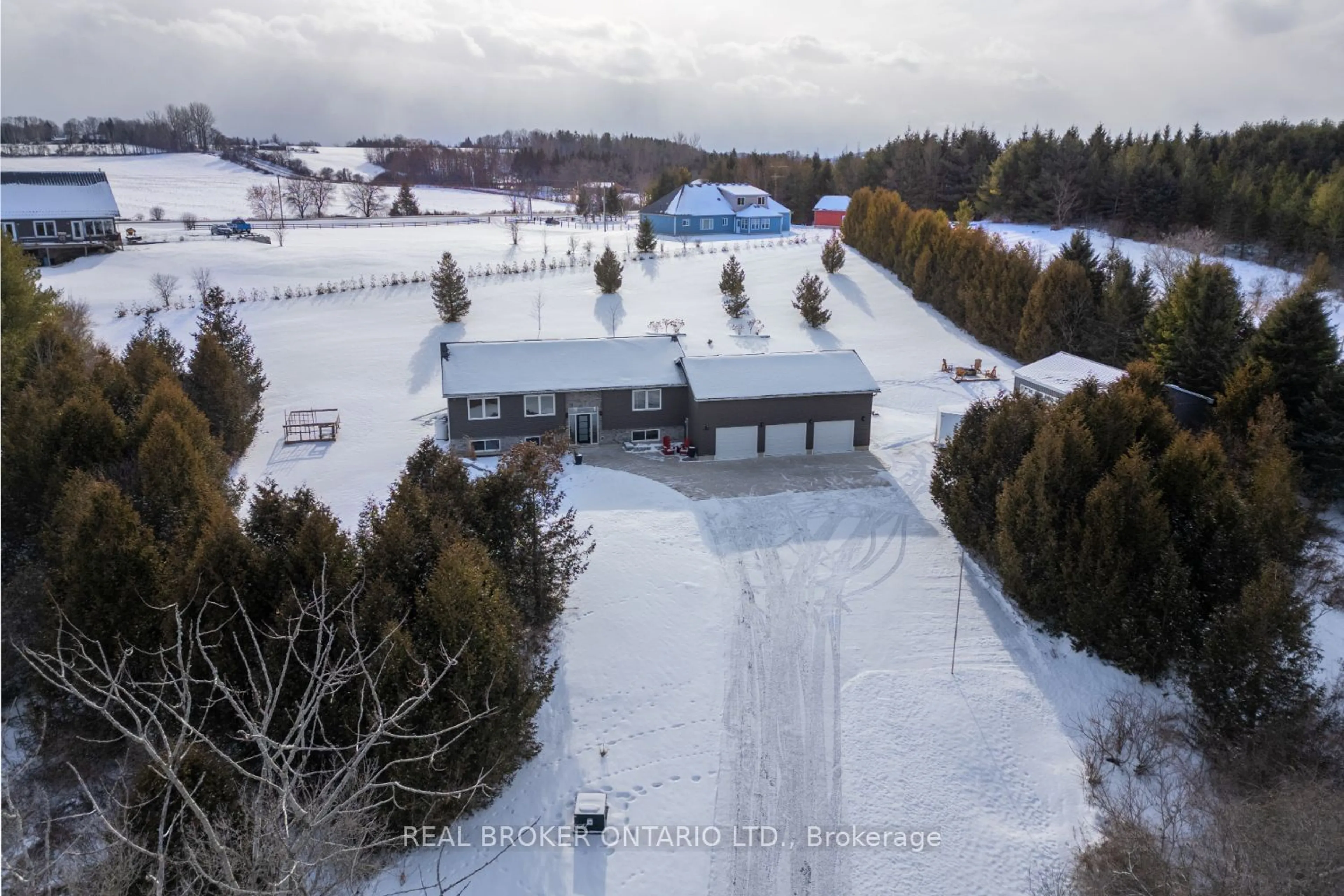 A pic from outside/outdoor area/front of a property/back of a property/a pic from drone, unknown for 7319 Cavan Rd, Hamilton Township Ontario K0L 1E0