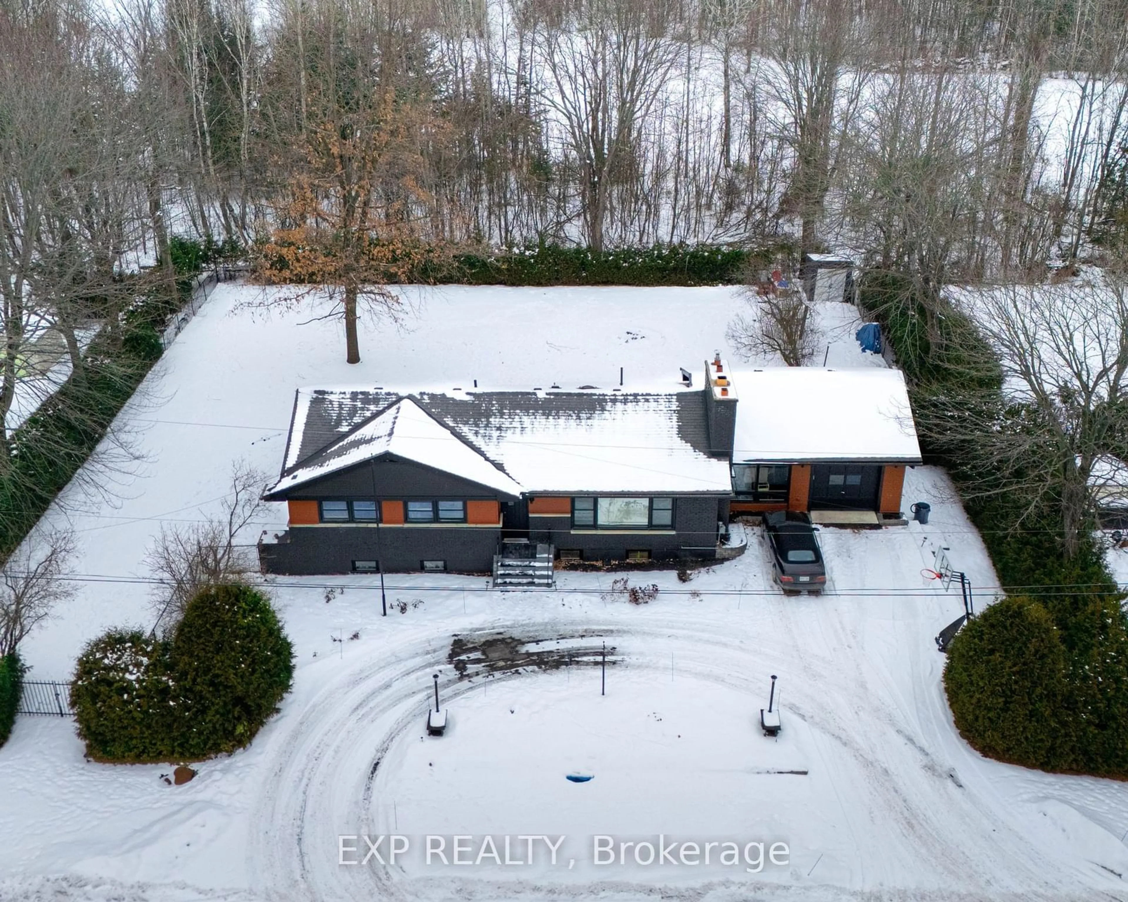 A pic from outside/outdoor area/front of a property/back of a property/a pic from drone, mountain view for 6543 Golden Ash Lane, Greely - Metcalfe - Osgoode - Vernon and Area Ontario K4P 1E1