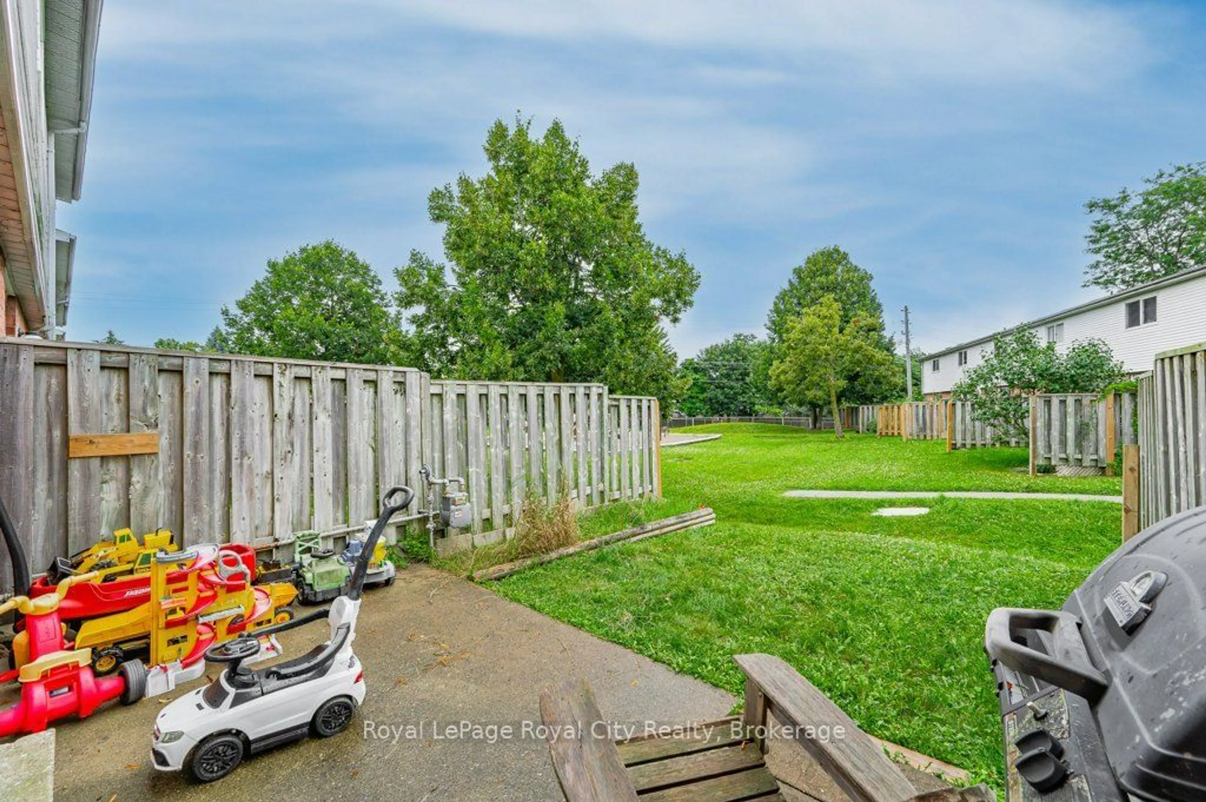 Patio, street for 40 Imperial Rd #8, Guelph Ontario N1H 8B4