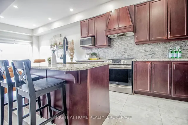 Additional image 10 of 370 Stonehenge Dr Unit 9