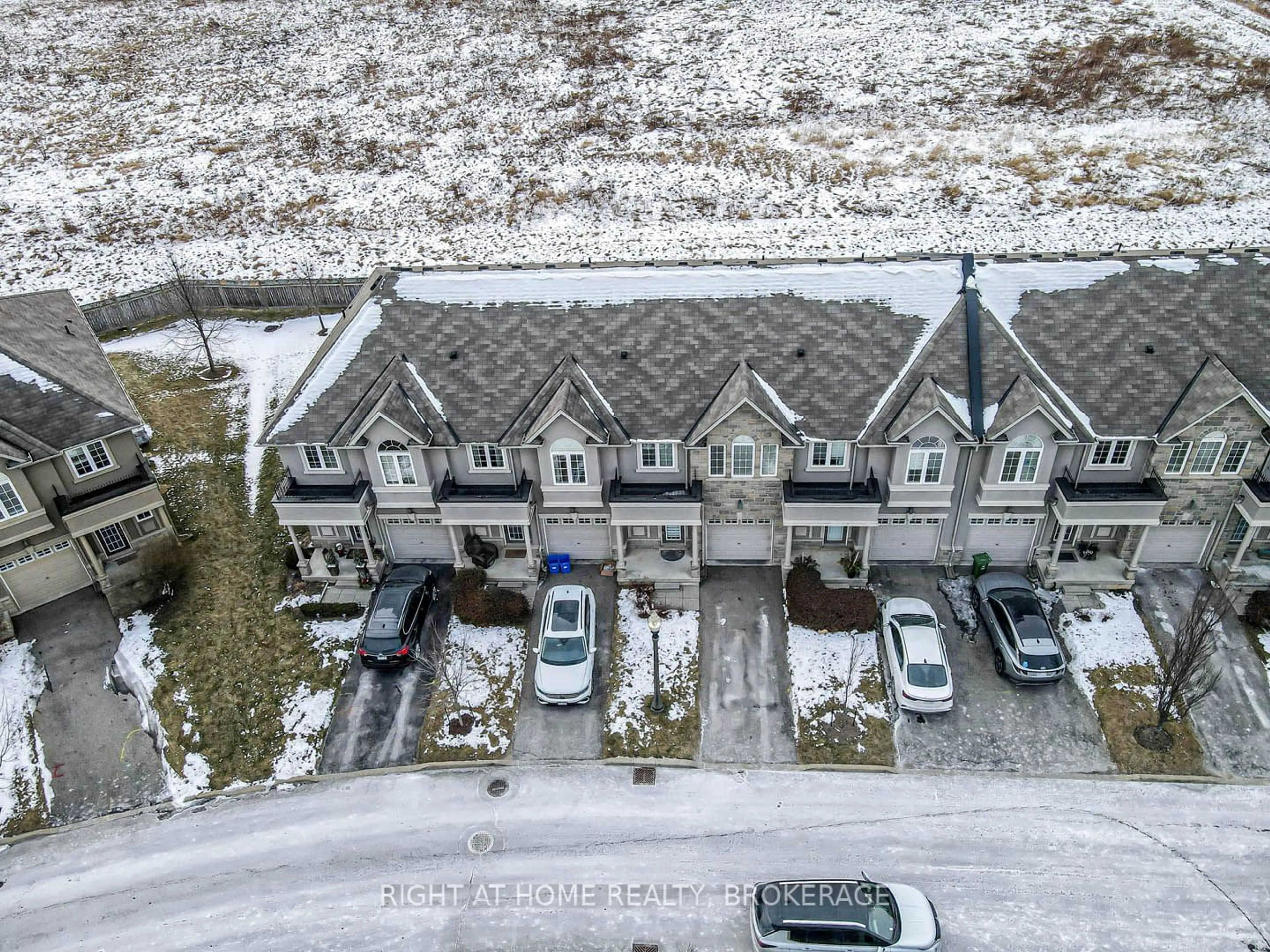 A pic from outside/outdoor area/front of a property/back of a property/a pic from drone, street for 370 Stonehenge Dr #9, Hamilton Ontario L9K 0H9