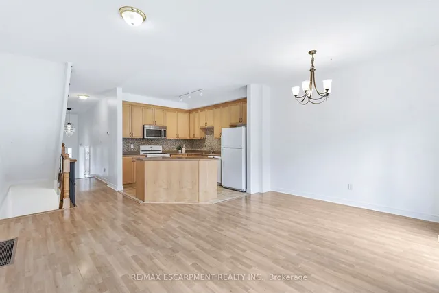 Additional property image - 100 Beddoe Dr Unit 110