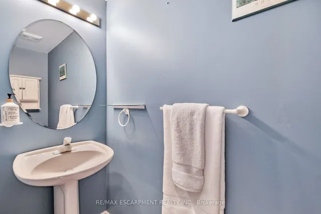 Additional property image - 100 Beddoe Dr Unit 110