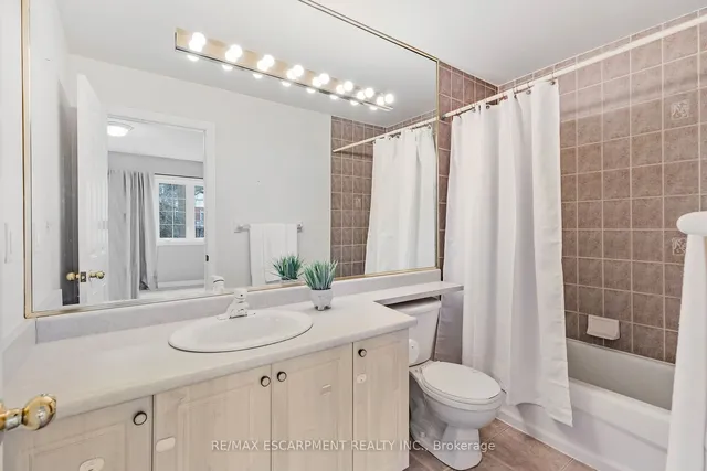 Additional property image - 100 Beddoe Dr Unit 110