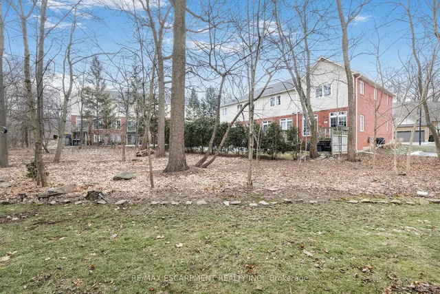 Additional property image - 100 Beddoe Dr Unit 110