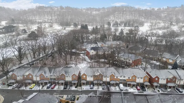 Additional property image - 100 Beddoe Dr Unit 110