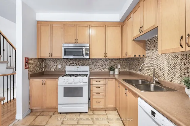 Additional property image - 100 Beddoe Dr Unit 110