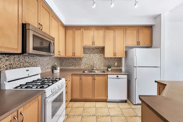 Additional property image - 100 Beddoe Dr Unit 110