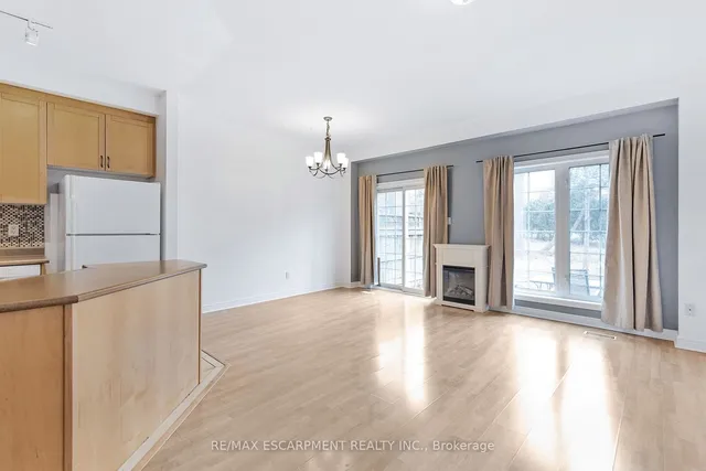 Additional property image - 100 Beddoe Dr Unit 110