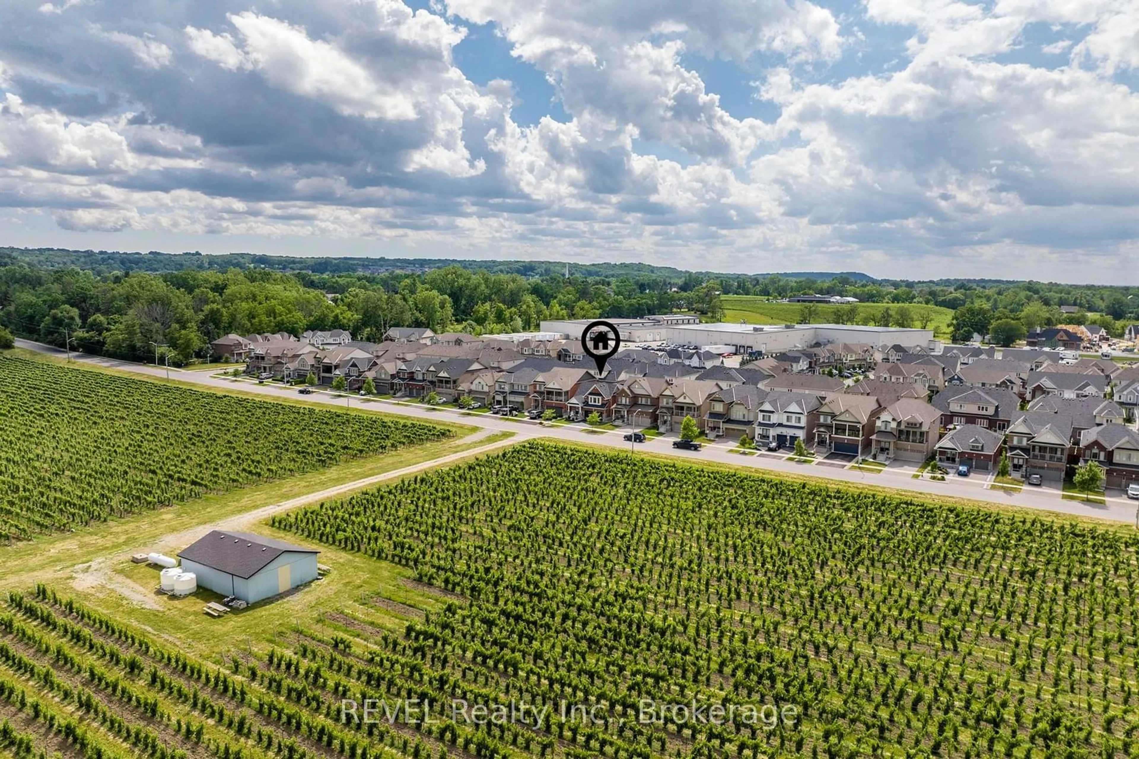 A pic from outside/outdoor area/front of a property/back of a property/a pic from drone, unknown for 316 Concession 3 Road, Niagara-on-the-Lake Ontario L0S 1J0