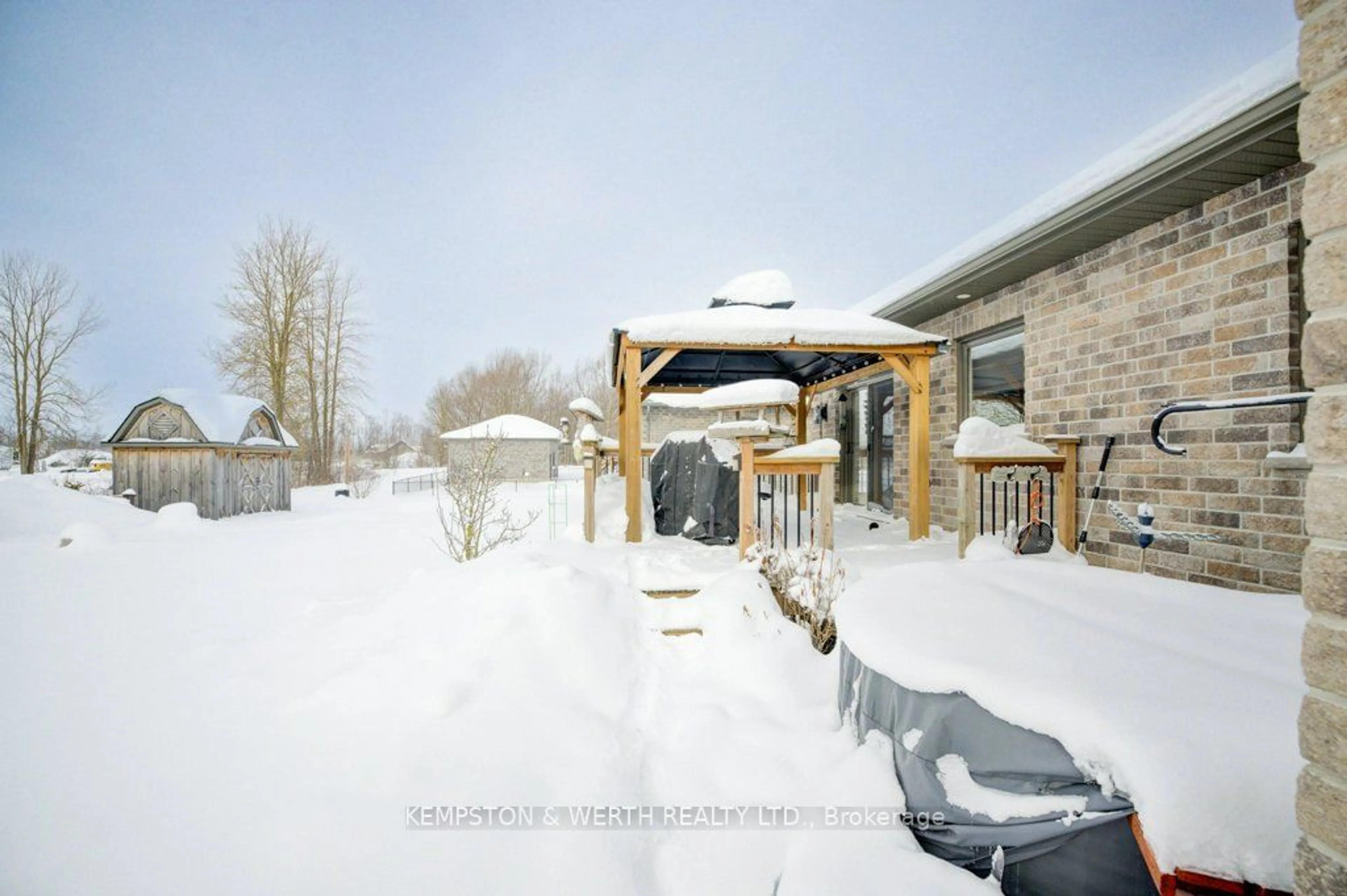 Patio, street for 35 Ann St, Minto Ontario N0G 1M0