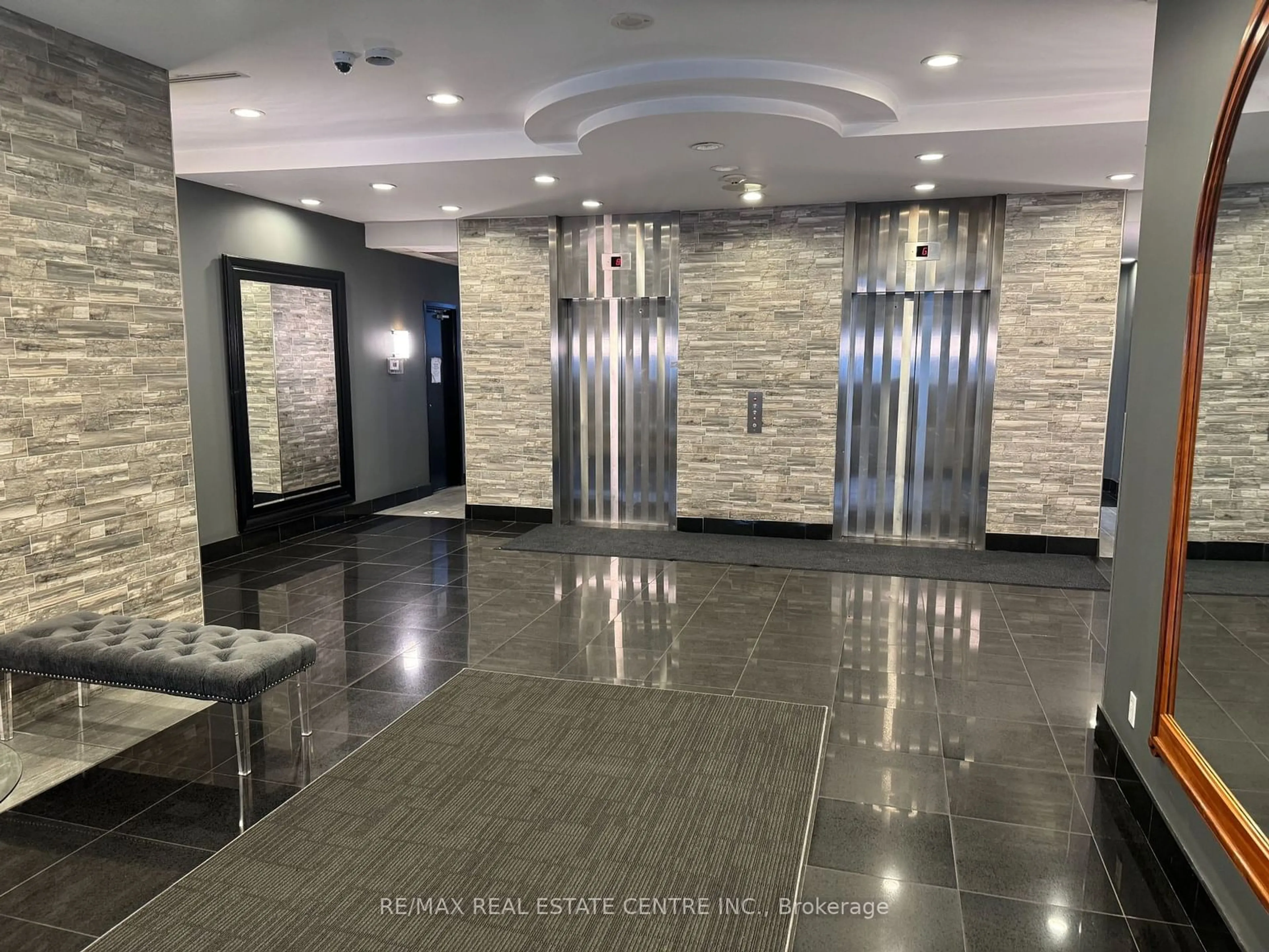 Lobby for 135 James St #302, Hamilton Ontario L8P 2Z6