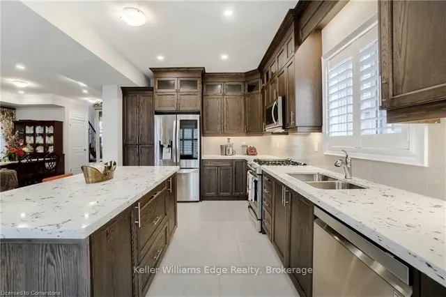 Additional property image - 48 Eringate Crt