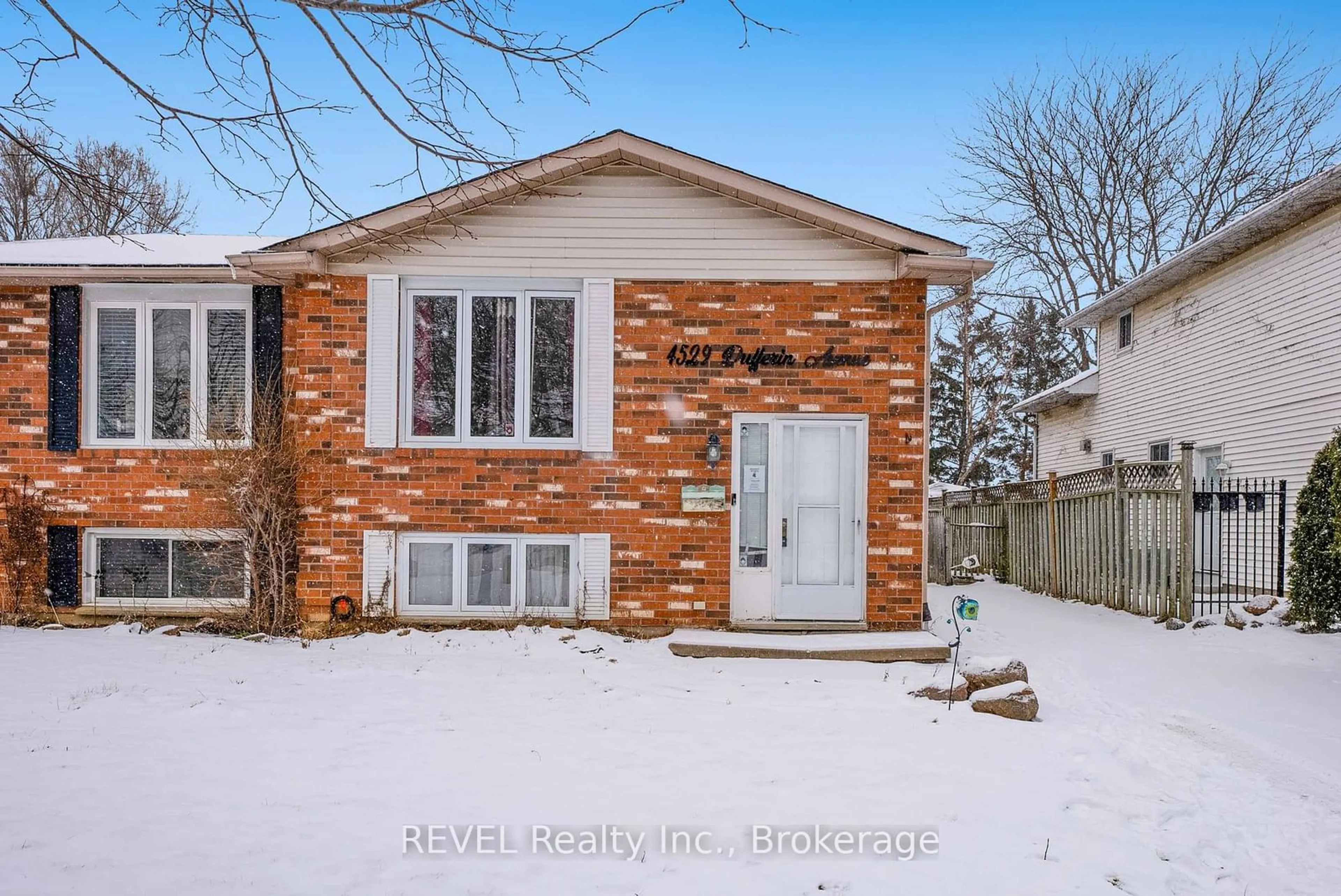 Home with brick exterior material, street for 4529 Dufferin Ave, Lincoln Ontario L0R 1B5